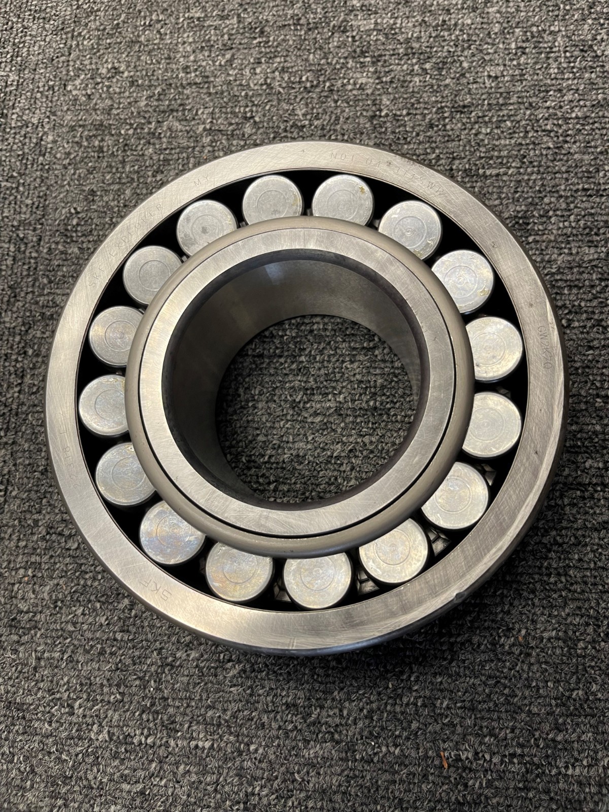 SKF 22318 E Spherical Roller Bearing
