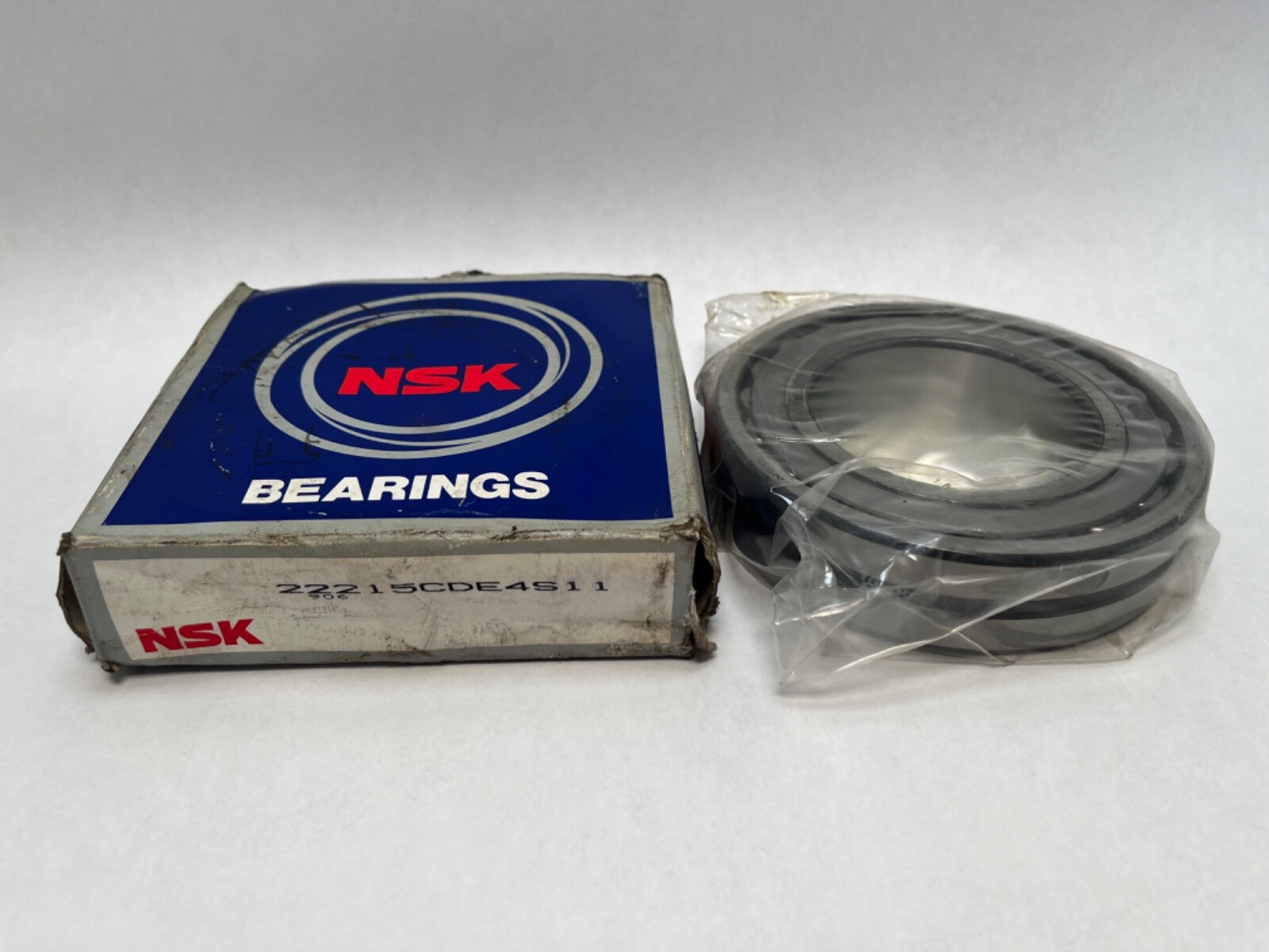NSK 22215CDE4S11 Spherical Bearing 75x130x31 mm 22215 CD W33/E4 S11 Japan