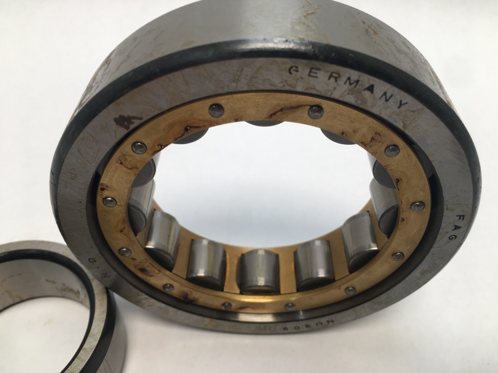 FAG NU309M.P6 Cylindrical Bearing 45x100x25 mm NU309 NU-309-M-P6 Germany