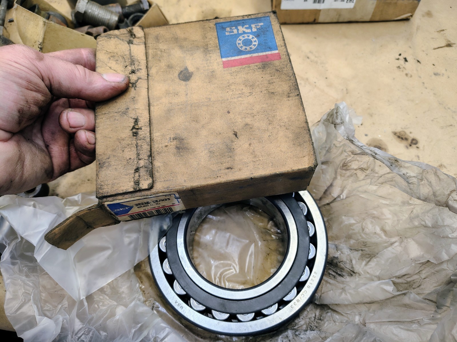 NOS SKF 22218 CC/W33 Spherical Roller Bearing US Made