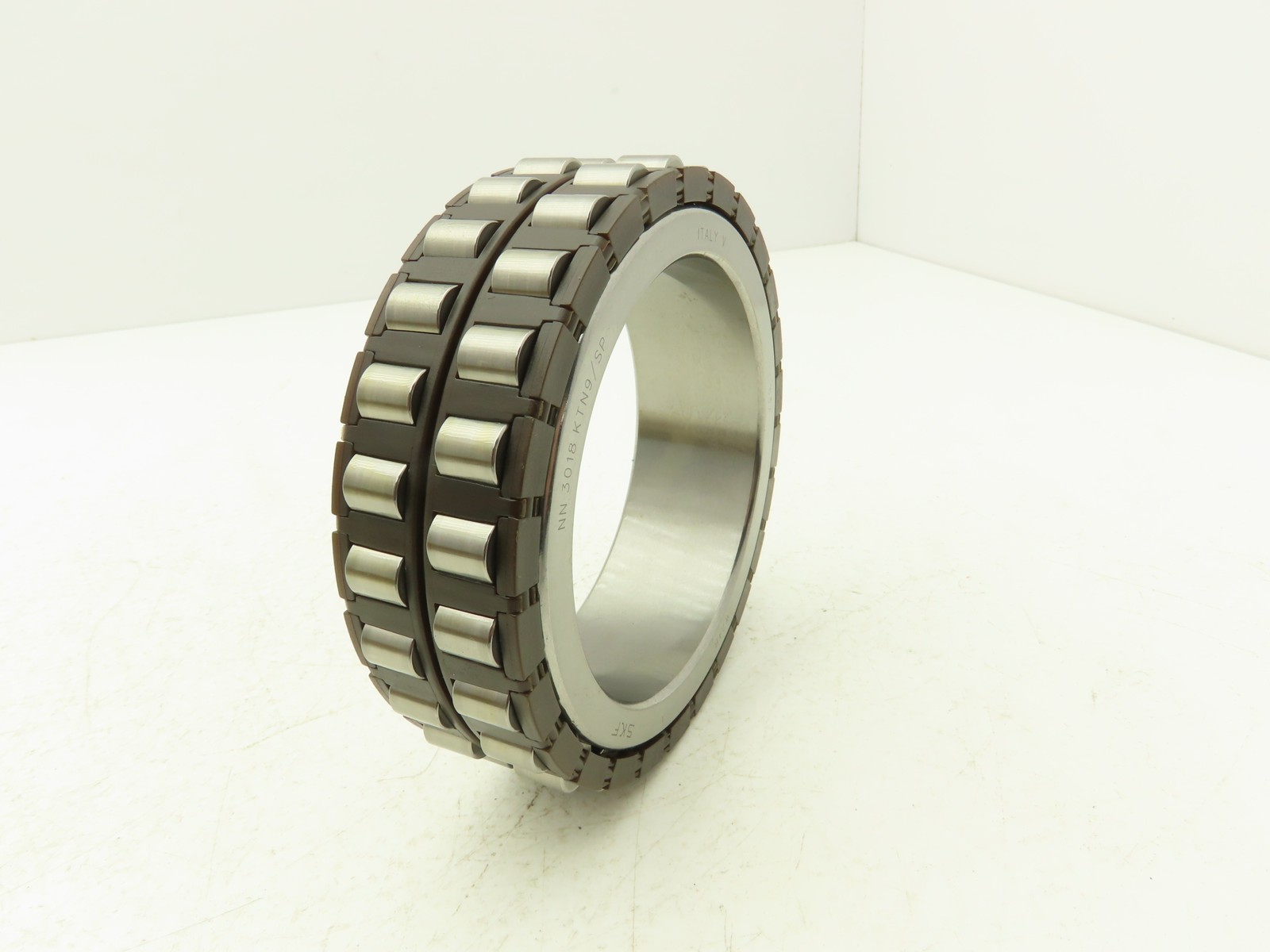 SKF NN3018 KTN9/SP Cylindrical Roller Bearings 90mm ID x 127mm OD x 37mm No Race