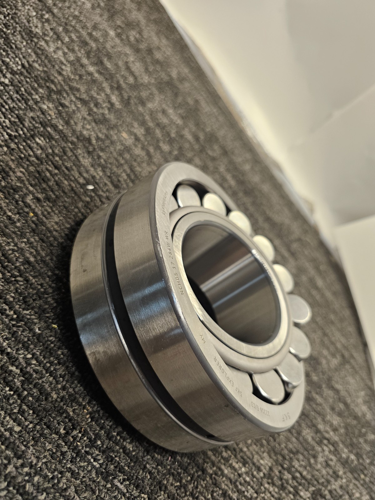SKF 22316 E/C3 NCH05 17 284W WR Roller Bearing 6-3/8″ OD x 3″ID x 2-5/8″ W