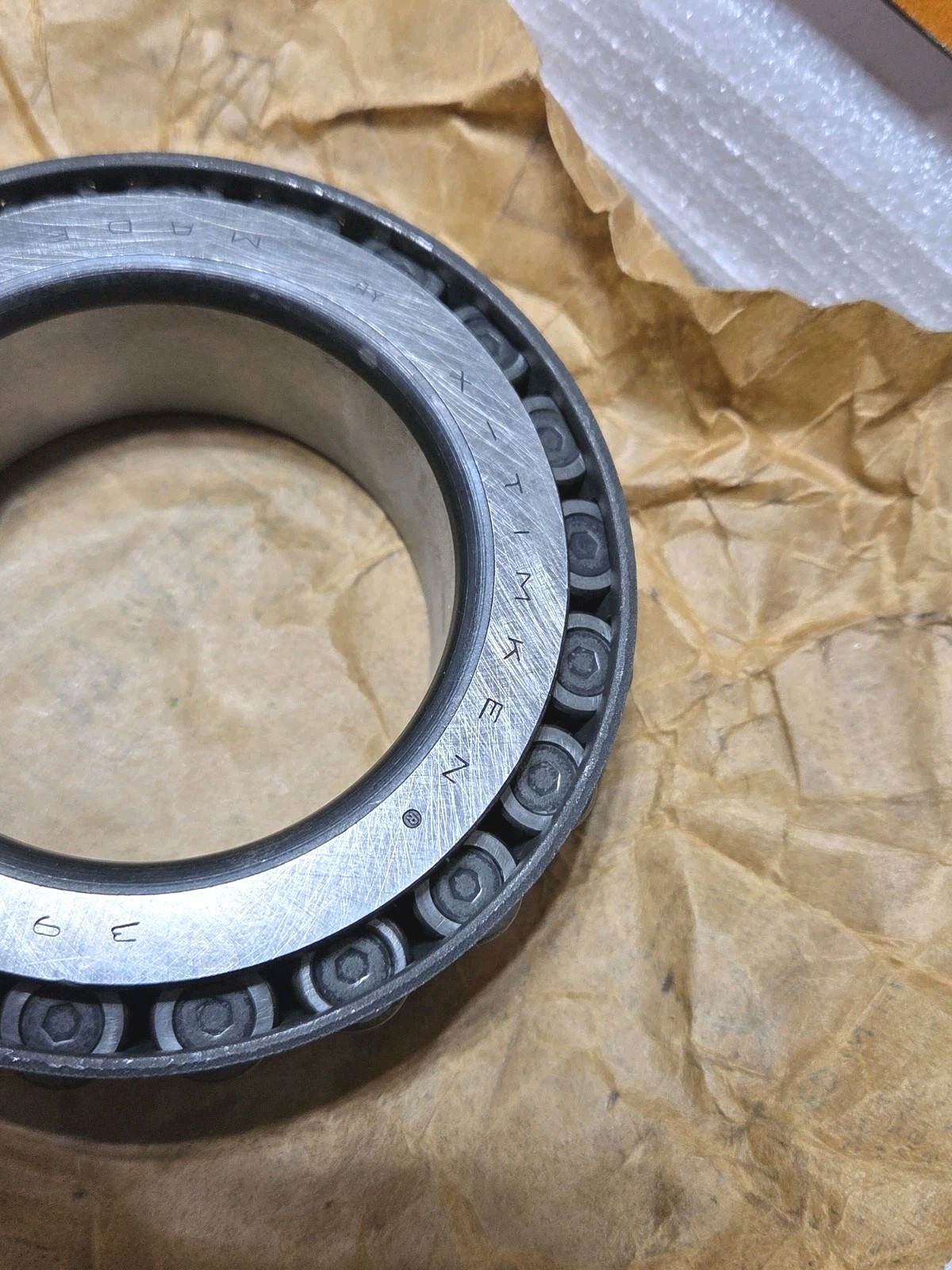 Timken 39585 Tapered Roller Bearing 2.5 In. Bore, Single Cone Roller Bearing