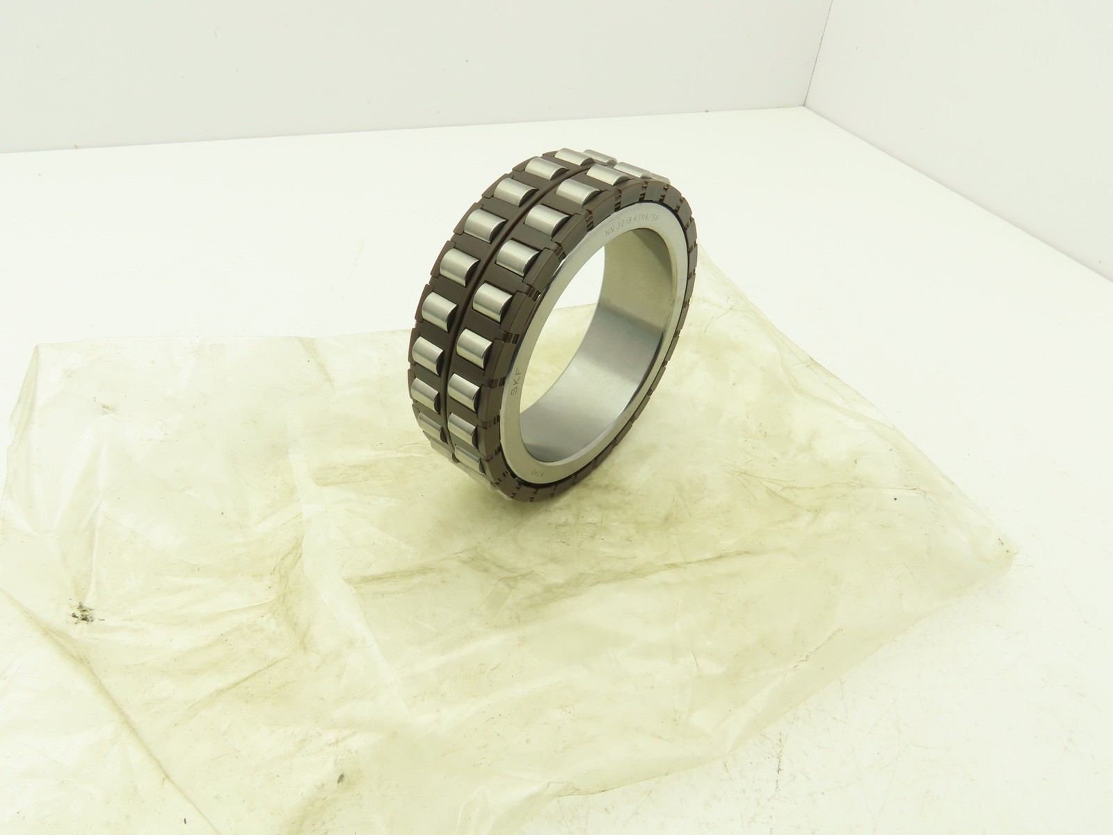 SKF NN3018 KTN9/SP Cylindrical Roller Bearings 90mm ID x 127mm OD x 37mm No Race