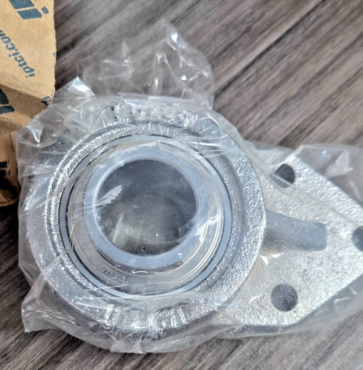 IPTCI CUCNPFB206-20 bearing 1-1/4″ bore