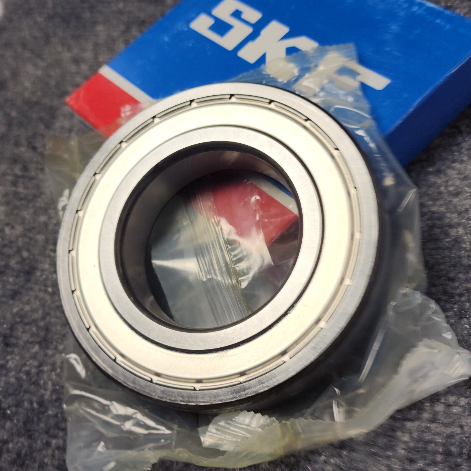 SKF 6212-2Z/C3 Deep Groove Ball Bearings 60x110x22 mm 6212 2Z C3 6212
