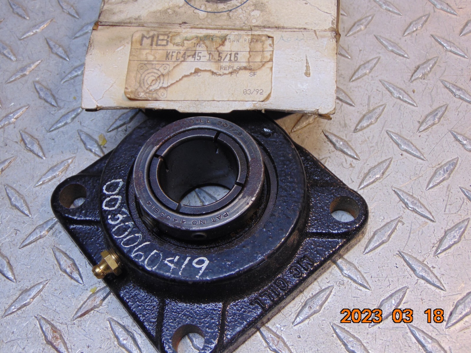 MB McGILL KFC4-45 1 5/16 4-BOLT FLANGE BEARING see description