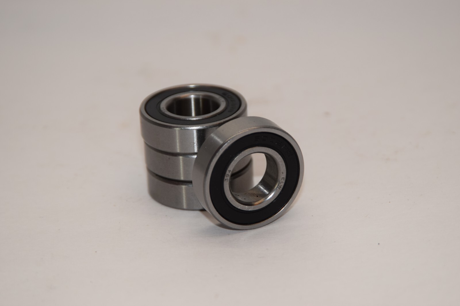 (NEW – LOT OF 4) ELW 394 6002RS 6002-RS 6002 RS Rubber Sealed Bearing