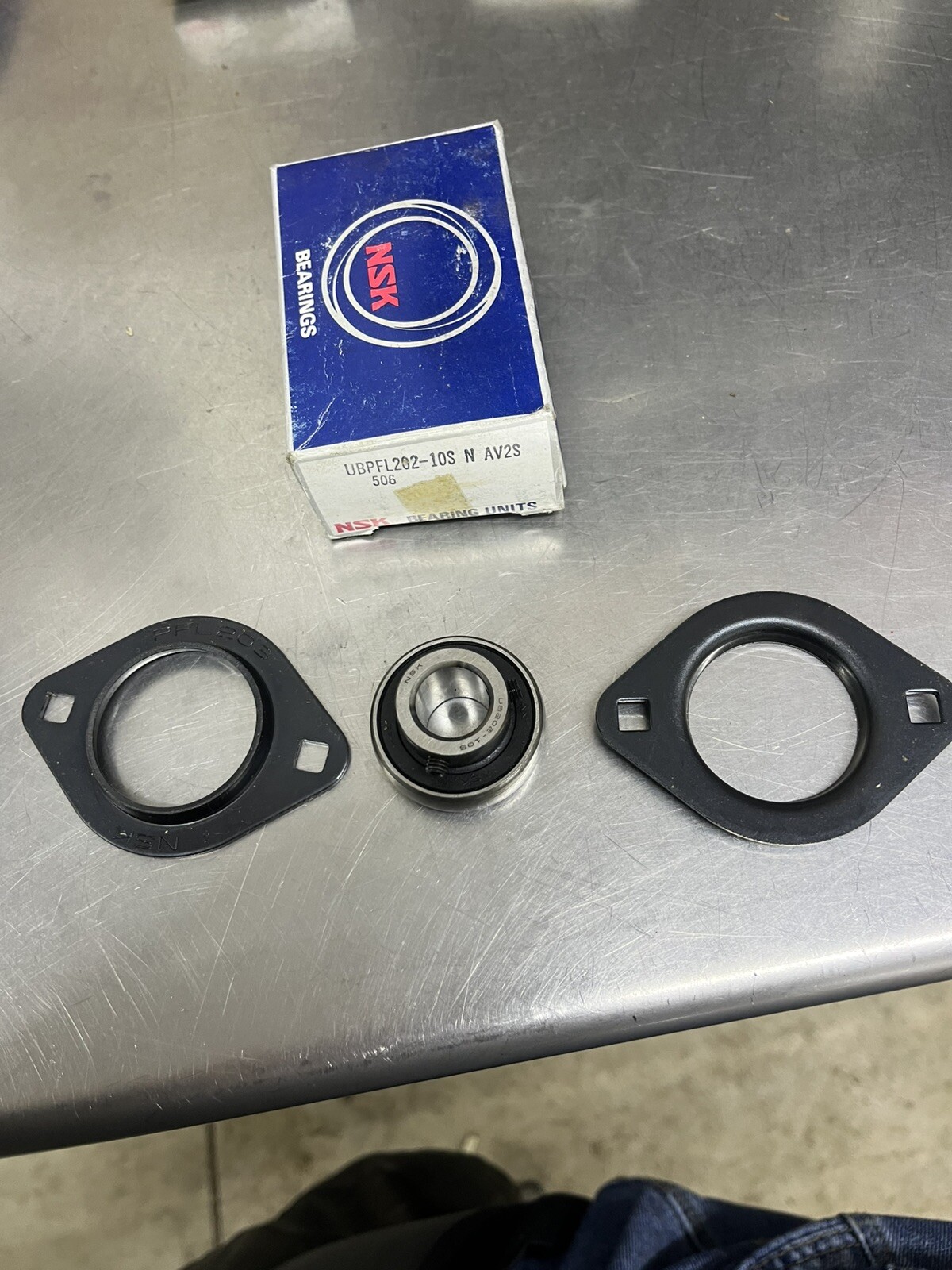 NSK UBPFL202-10S N AV2S Flanged Bearing Unit .62” Bore UB202-10S Made Japan