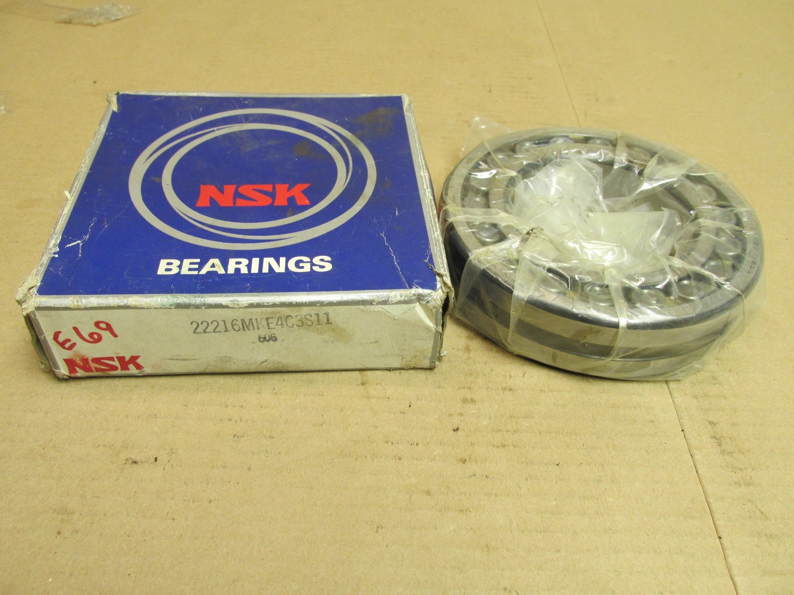NSK 22216MKE4C3 Spherical Roller Bearing 80x140x33 mm 22216 E4 C3 S11 22216K