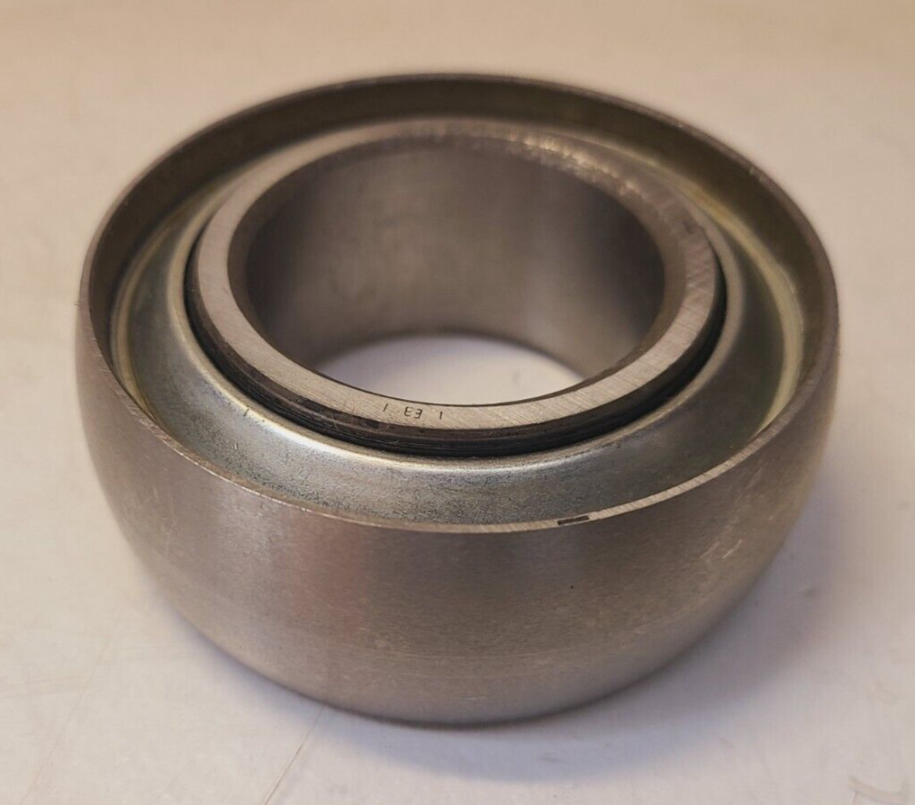 Disc Harrow Bearing Spherical Prelube W209PP82 | 209 | 31-0072