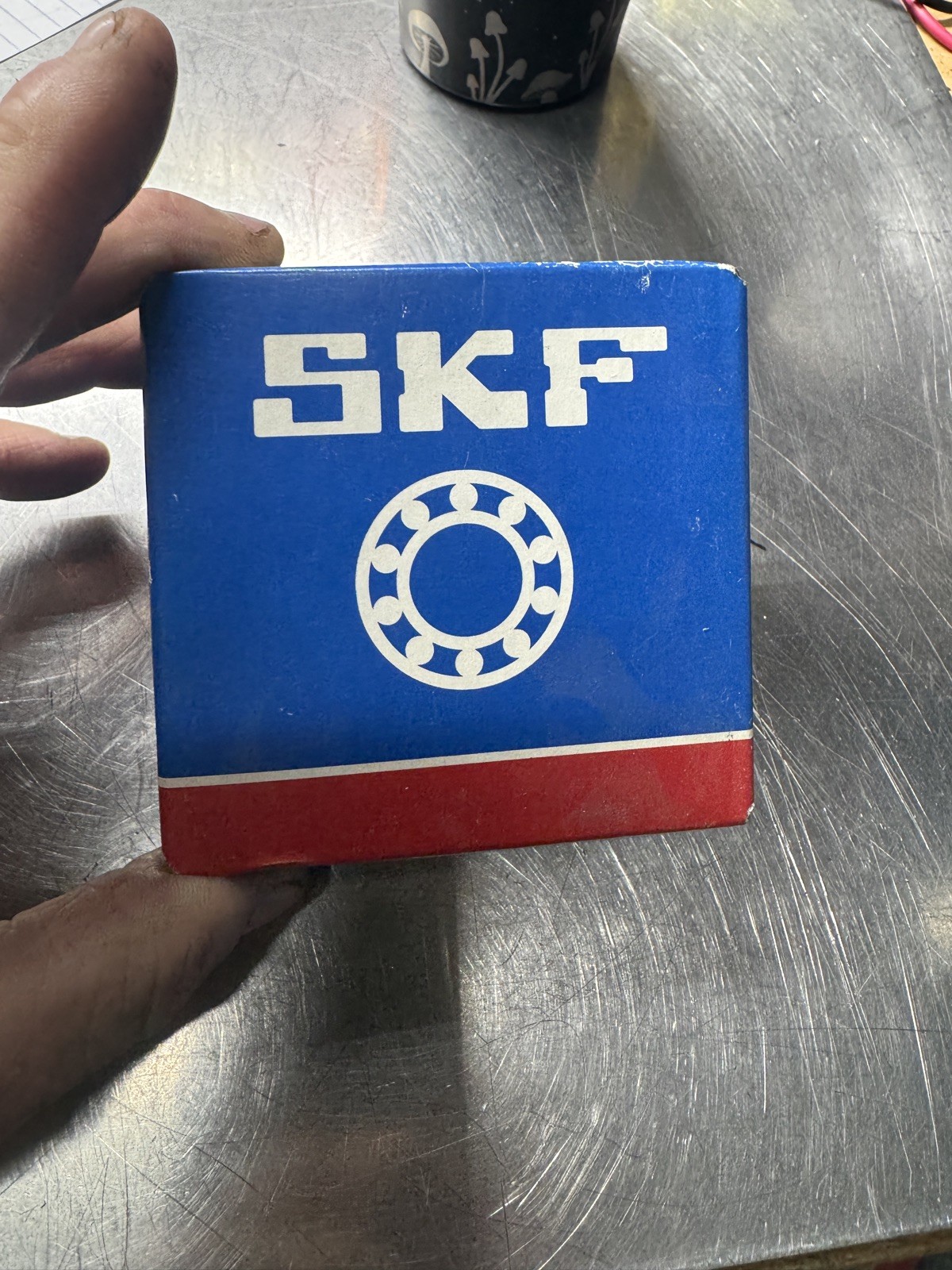 SKF 1209 ETN9 self Aligning Ball Bearing 45x85x19 (for 1) New in box