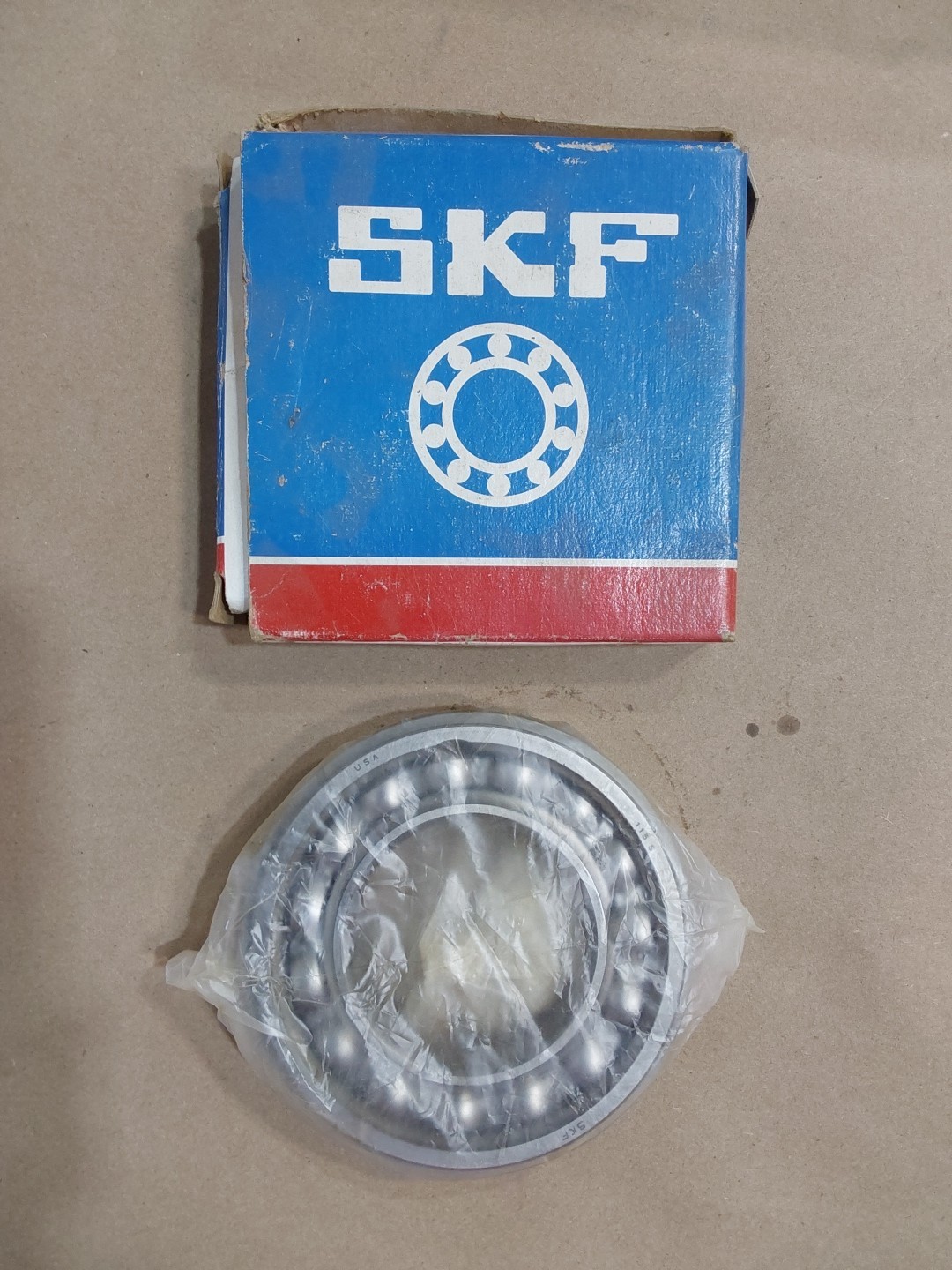 SKF 211-ZNR – NEW BALL BEARING
