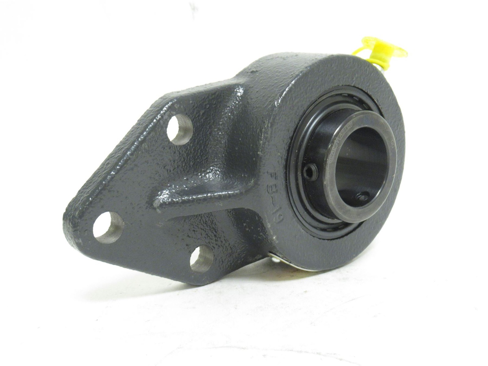 234890 New-No Box; Sealmaster FB-18C Flange Bearing; 1-1/8″ID; 3-Bolt Bracket