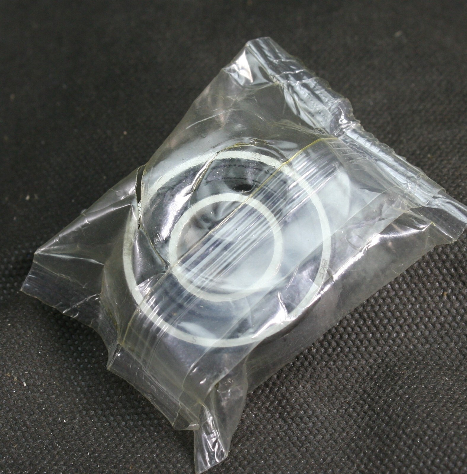 One (1) SKF 2203E-2RS1TN9 Self Aligning Bearing 17MM Bore NEW