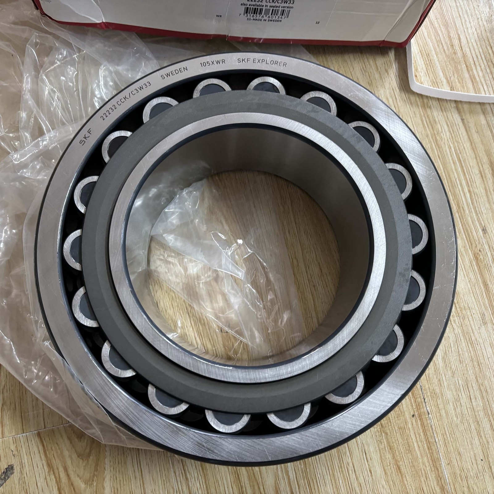 New Spherical Roller Bearing 22232 CC/C3W33 for SKF 160x290x80 mm