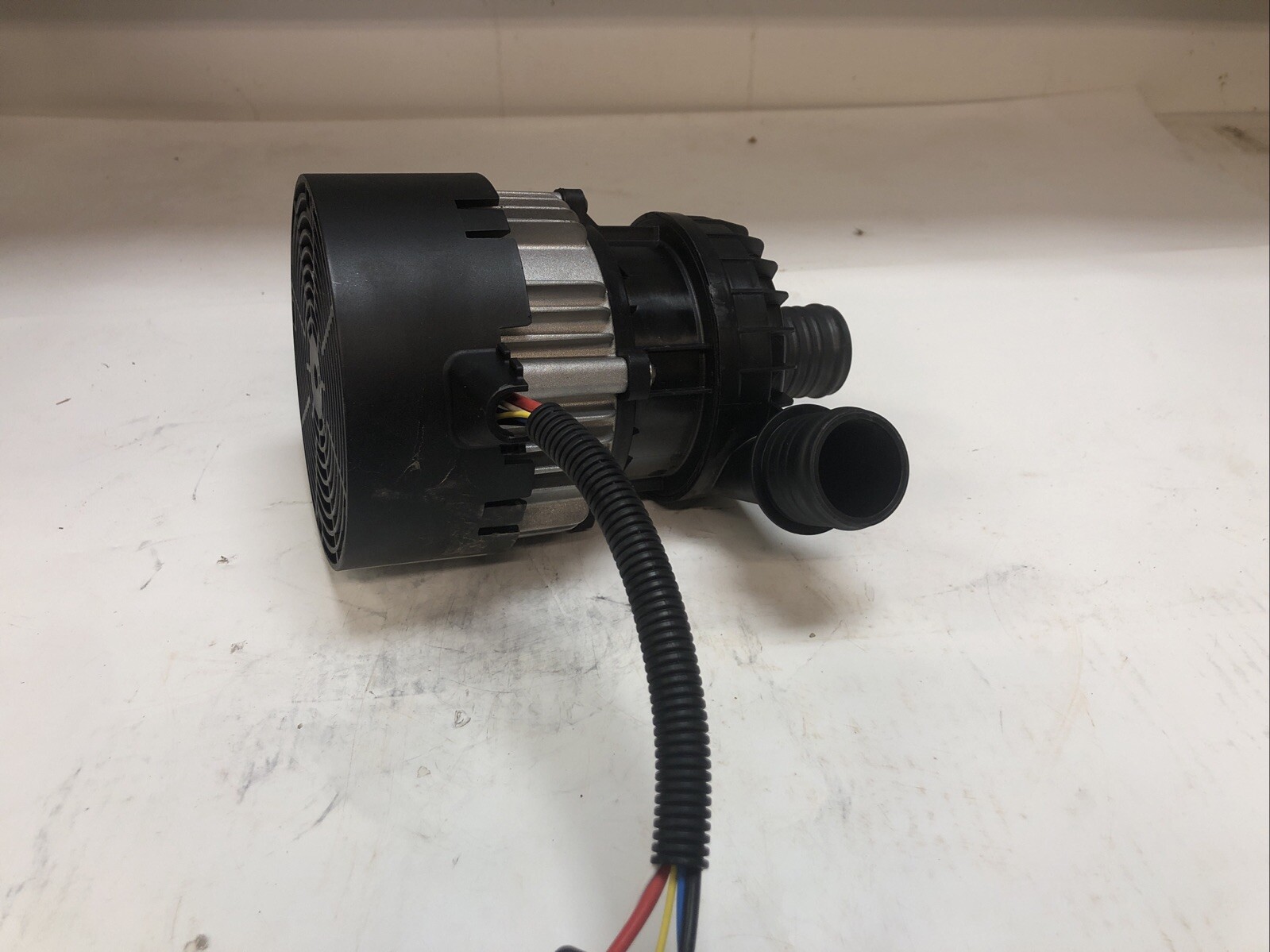 1 New VALEO Water Pump SPUMP 260 CAN 05, 11138177A, 24V/260W |U.S.A. Seller| *