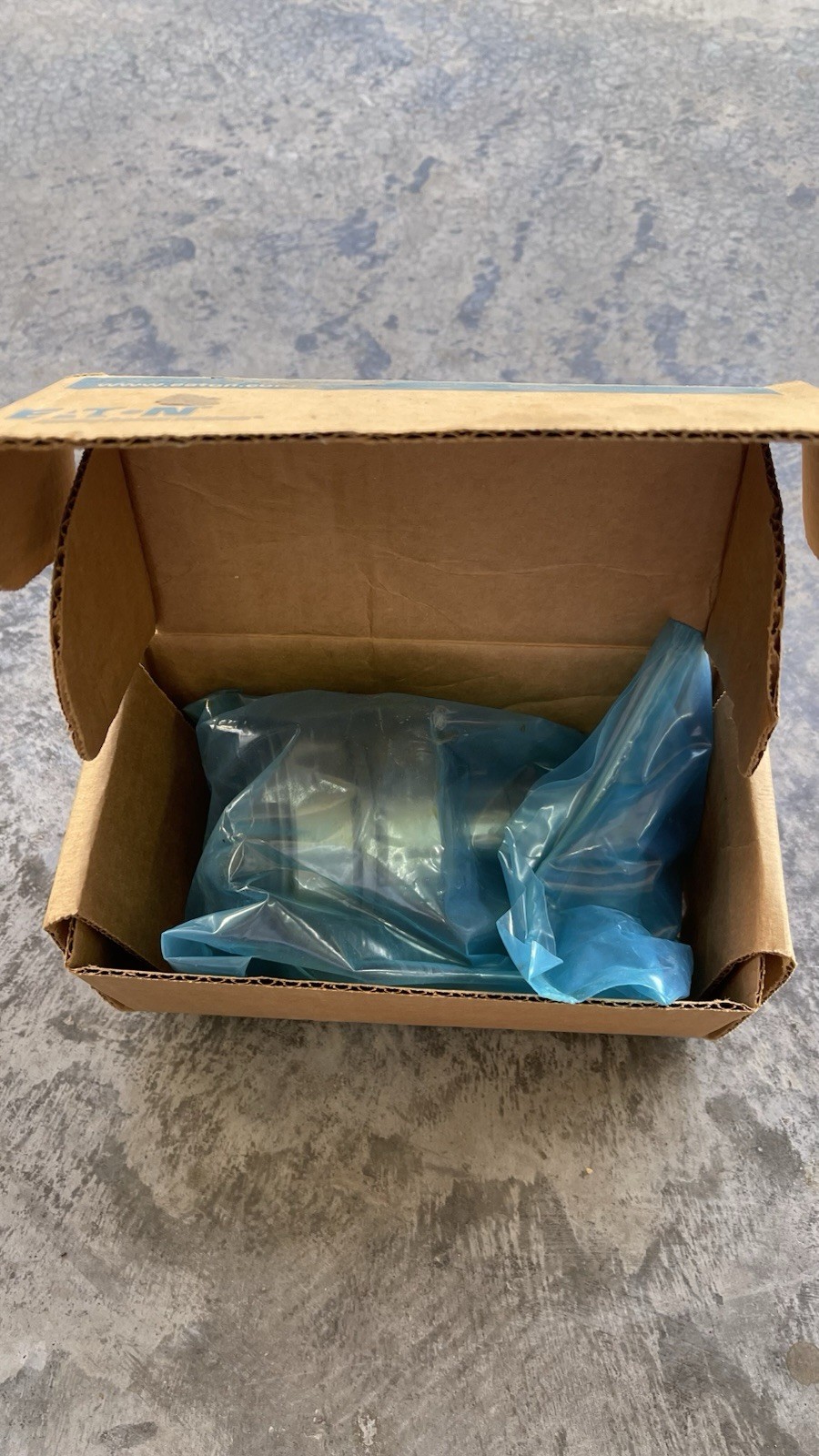 Eaton 21618-032 Shaft and Bearing kit New, open box