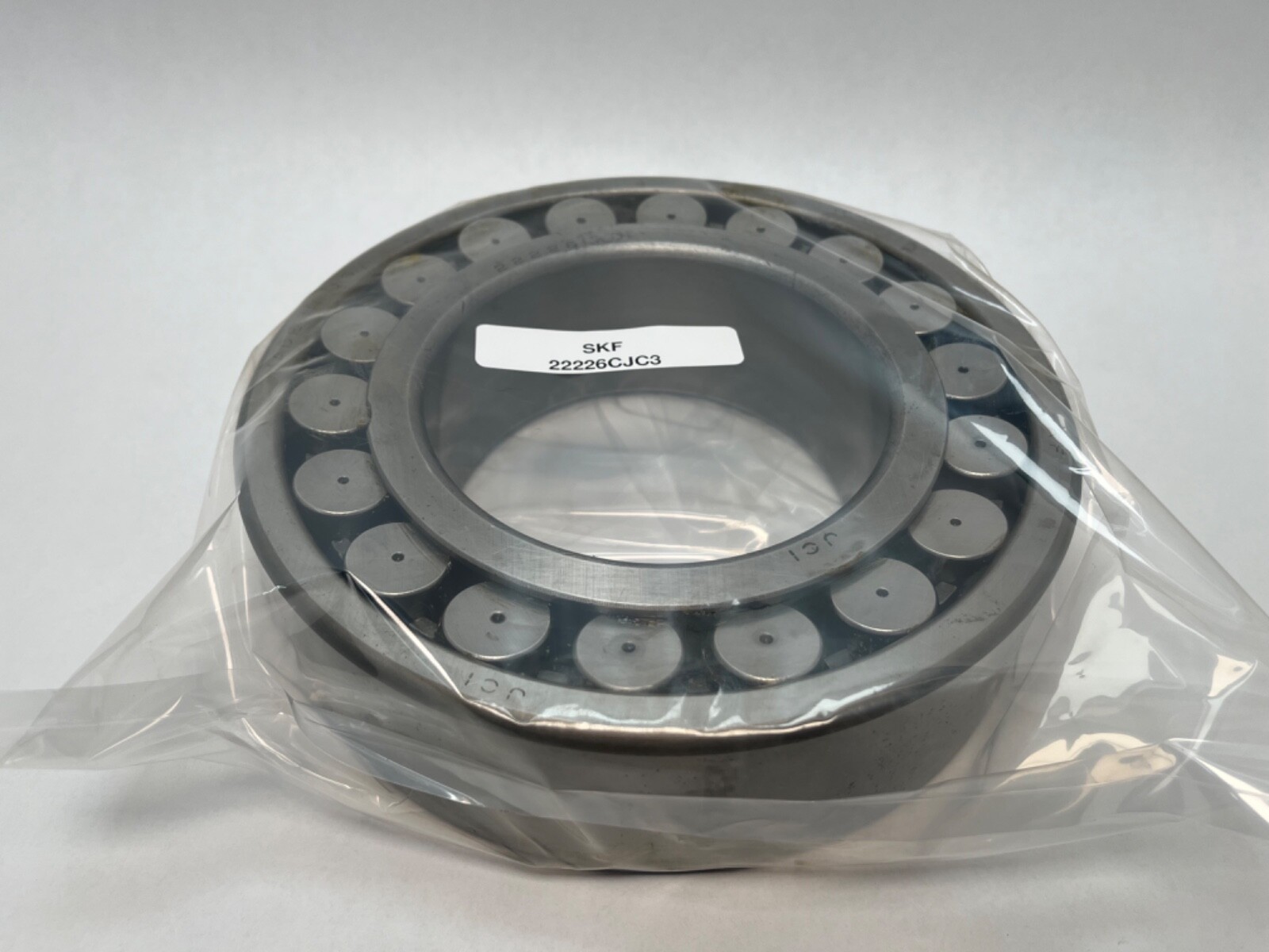 SKF 22226-CJ-C3 Spherical Roller Bearing 130x230x64 mm 22226CJC3 USA