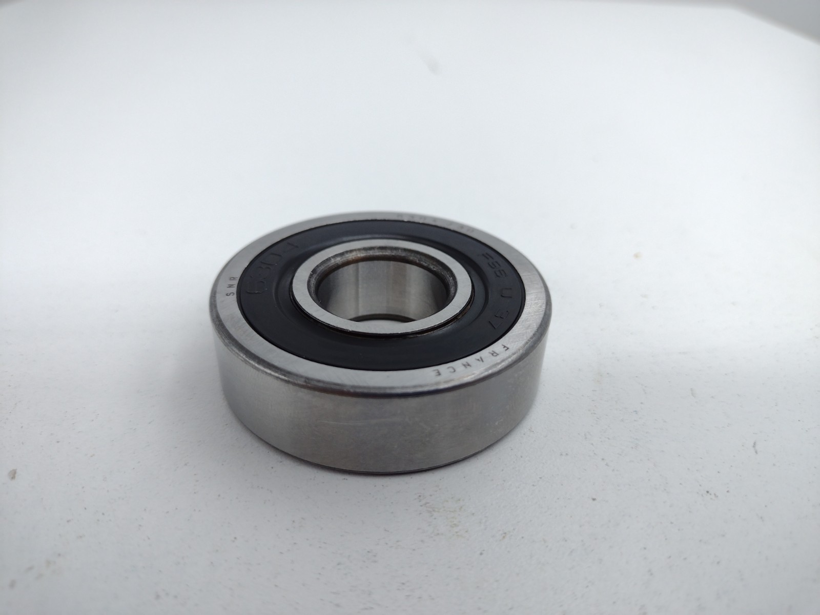 *** SNR 6304 EE Single Row Deep Groove Ball Bearing 20 mm Bore
