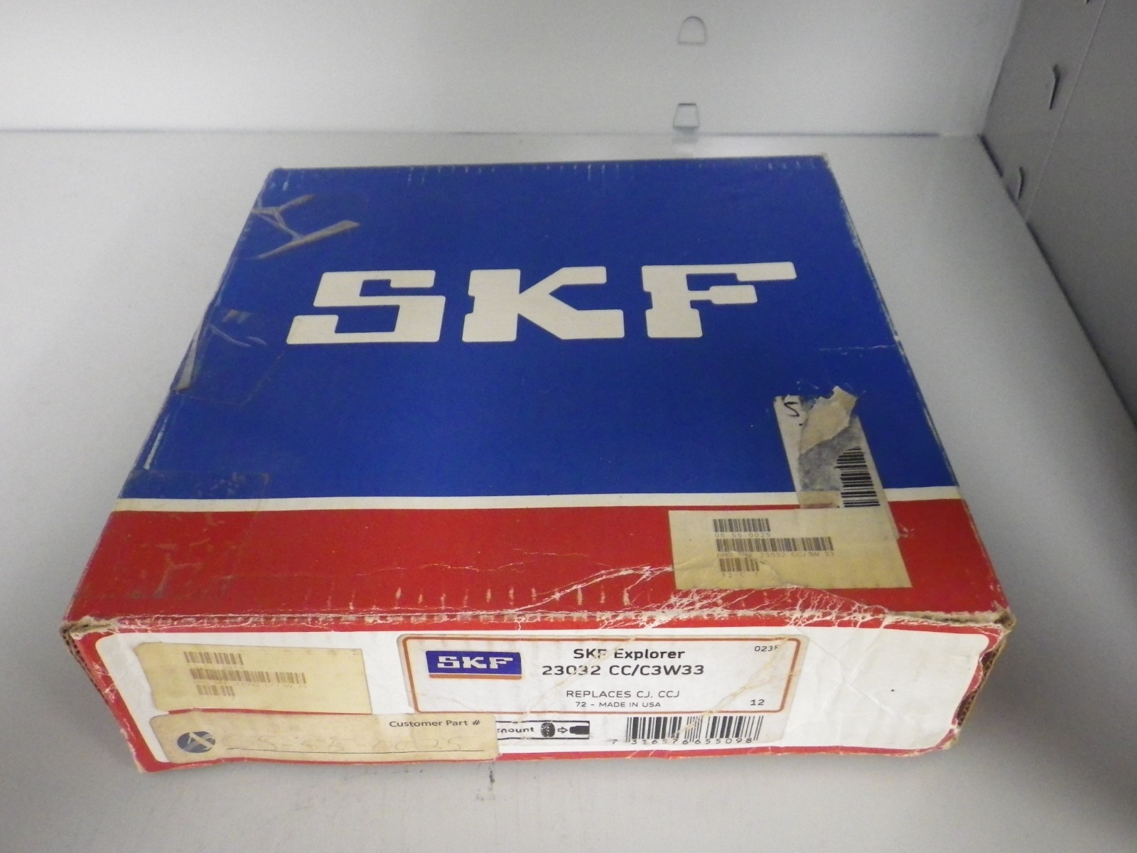 (Open Box) SKF Bearing 23032 CC/W33