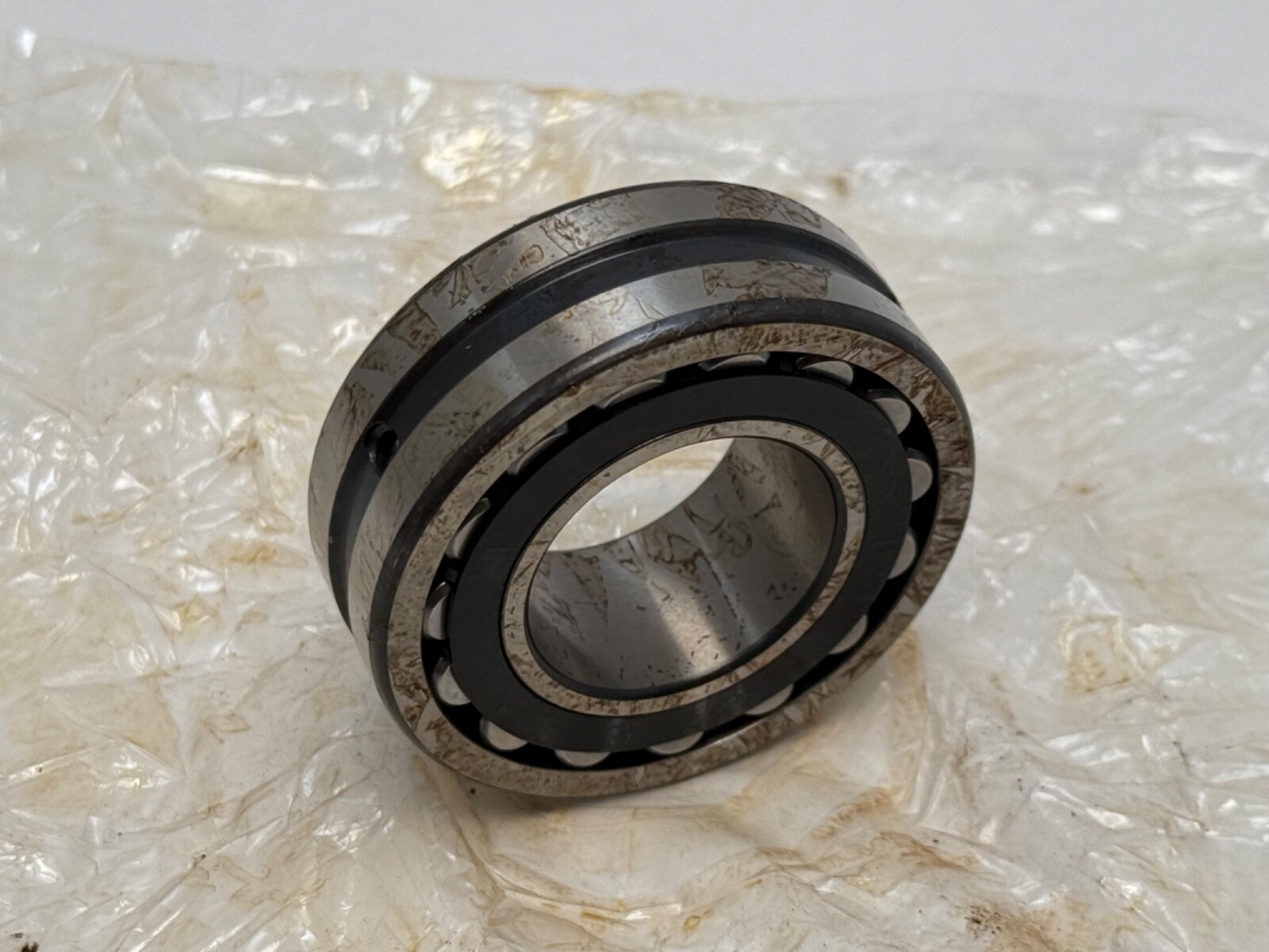 FAG 22205ESK.TVPB Bearing 22216E 22205-E-S-K-TVPB-C3-W33 25x52x18 mm
