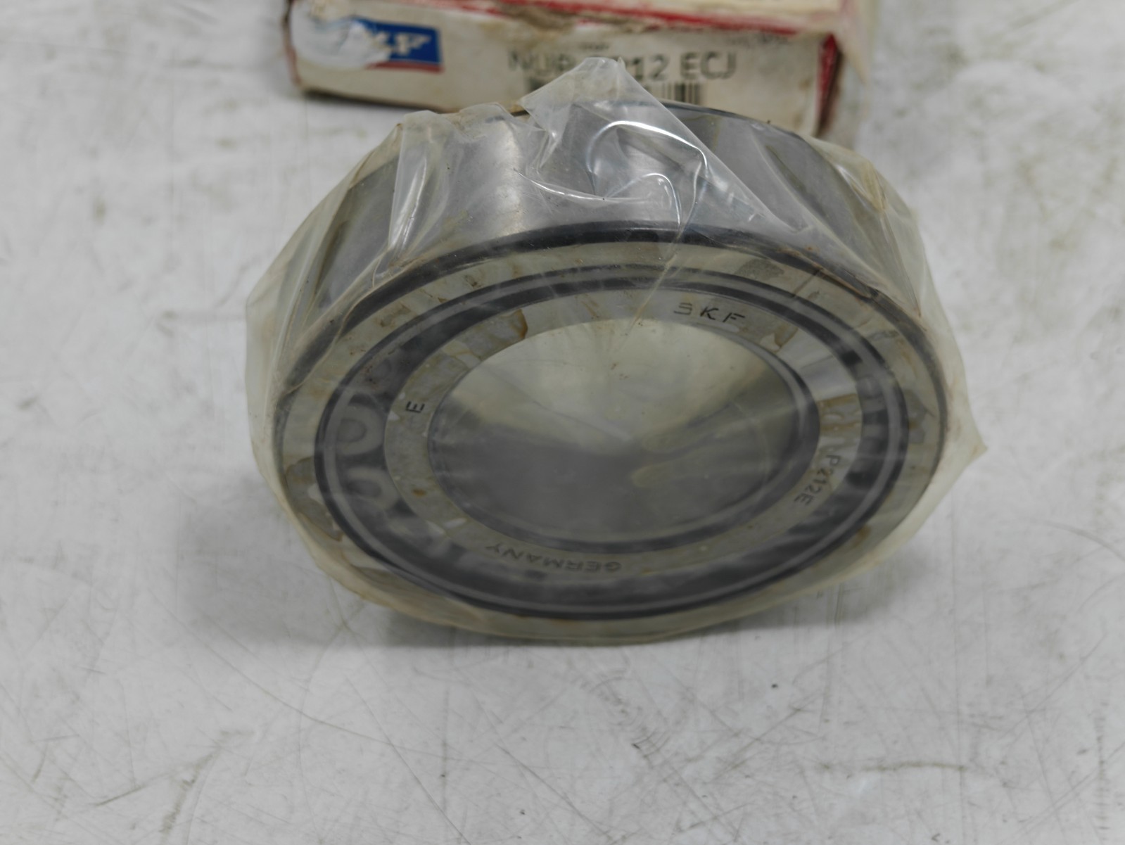 NUP 2212 ECJ SKF Cylindrical Roller Bearing SKF NUP2212 ECJ Germany 60x110x28mm