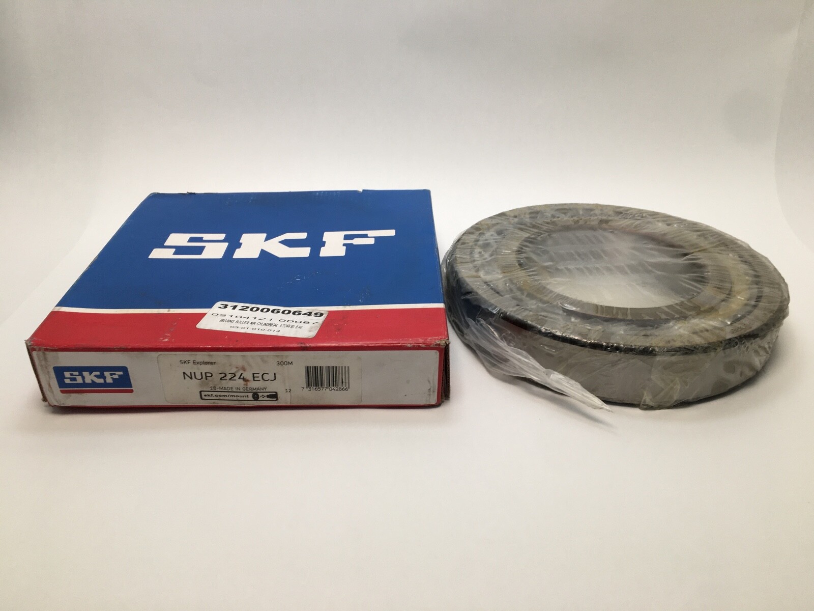SKF NUP-224-ECJ Cylindrical Roller Bearing 120x215x40 mm NUP224ECJ Germany