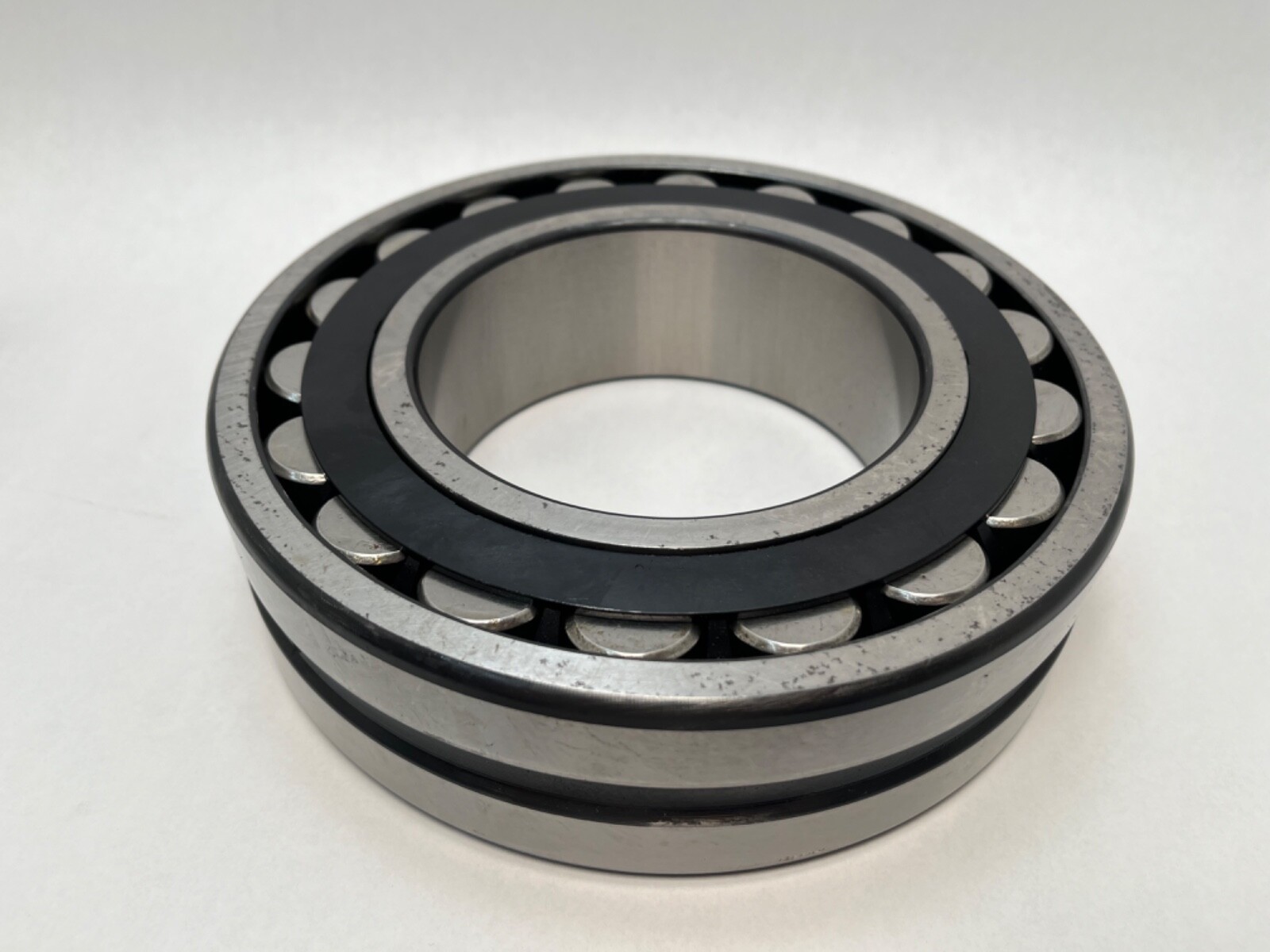 FAG 22224ES.TVP Spherical Bearing 120x215x58 mm 22224-ES-TVP-W33 USA