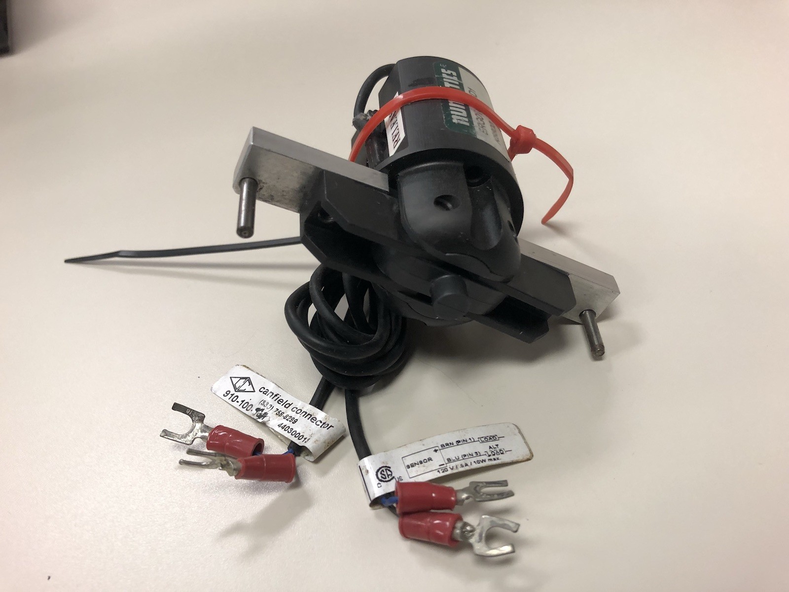 ERG016A16D1 NUMATICS EURO-SERIES GRIPPER K8800 MAX 8 BAR MAX 116 PSI SHIPSAMEDAY