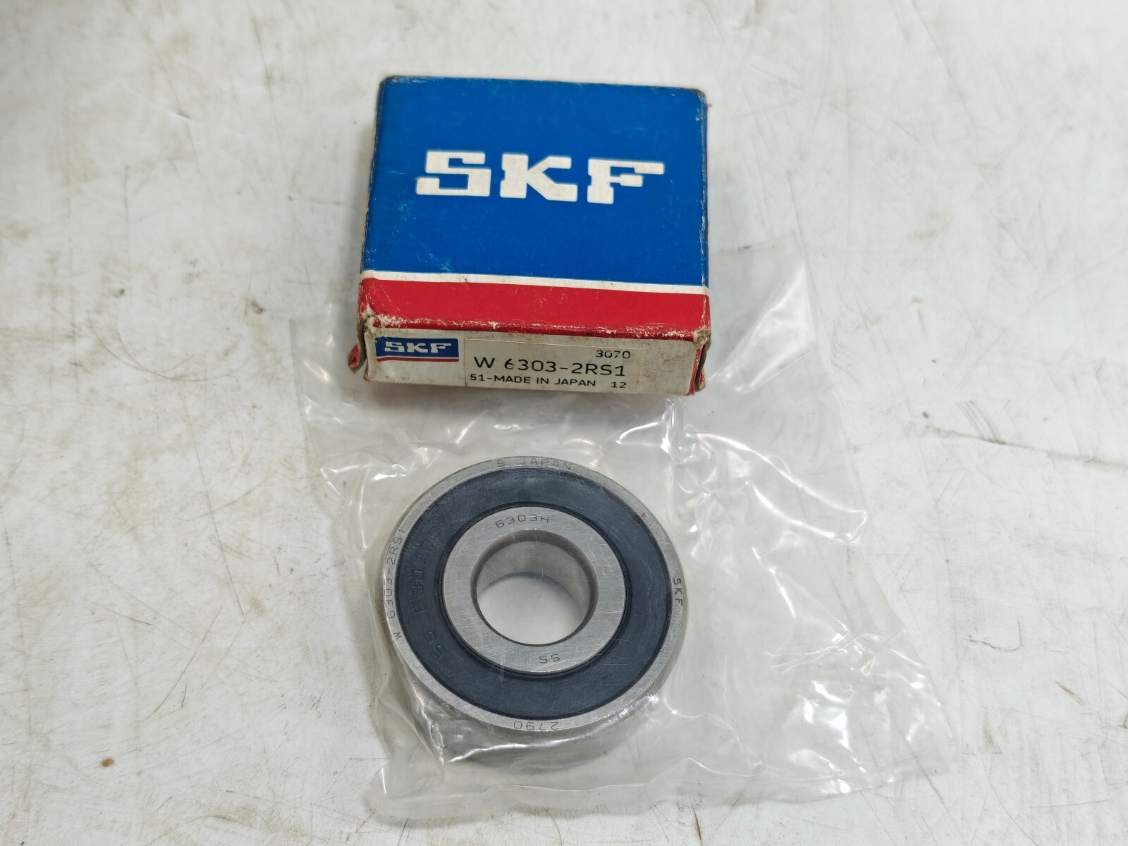 SKF W6303 2RS1 Stainlees Steel Ball Bearing, Rubber Sealed 17x47x14 mm