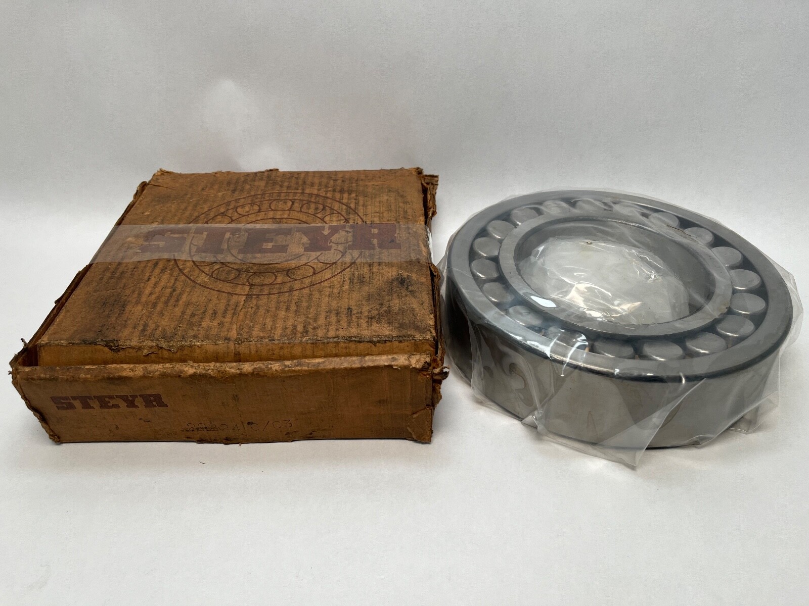 Steyr 22224CC3 Cylindrical Bearing 120x215x58 mm 22224-C-C3 22224CC Y/MB C3