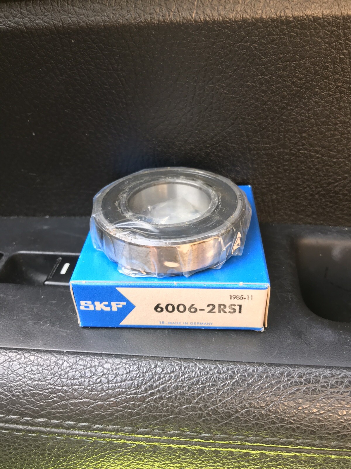 NEW SKF ROLLER BALL BEARING 6006 2RS1 6006-2RS1