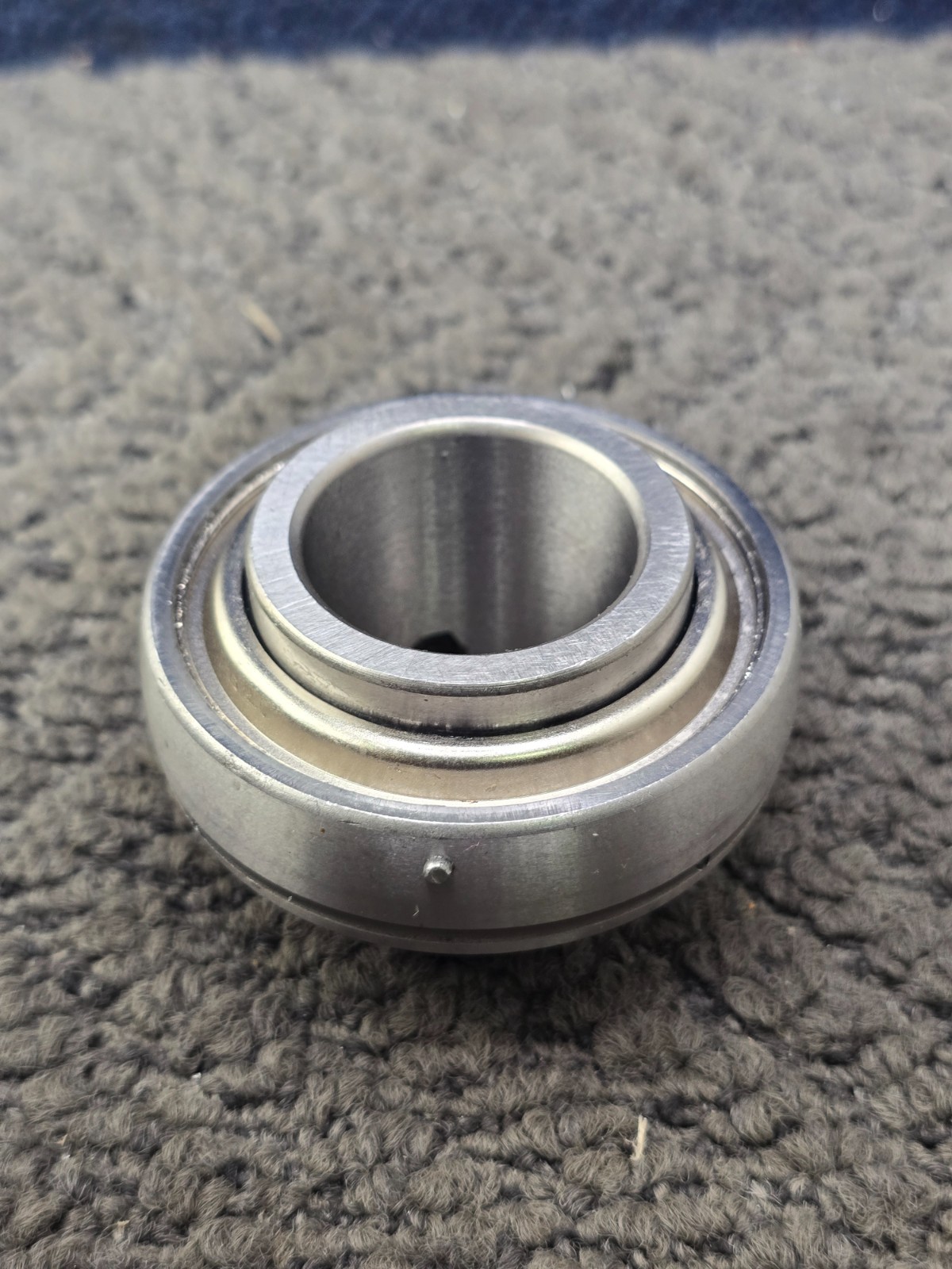 Maple Ace UC207-R3 Insert Bearing Triple-Lip Seal with Set Screws 1-5/16″ Bore