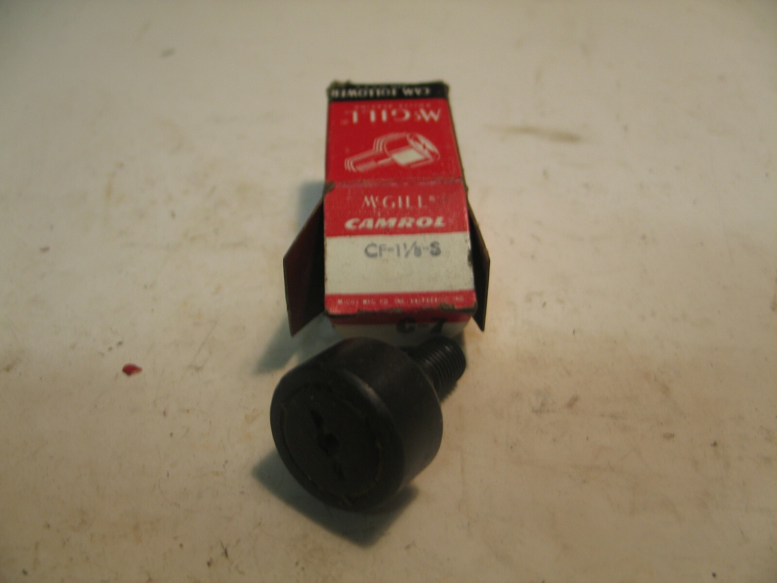 NIB MCGILL CF-1 1/8 CAM FOLLOWER 1.125 X .625 .4375 STUD WITH THREAD P4427