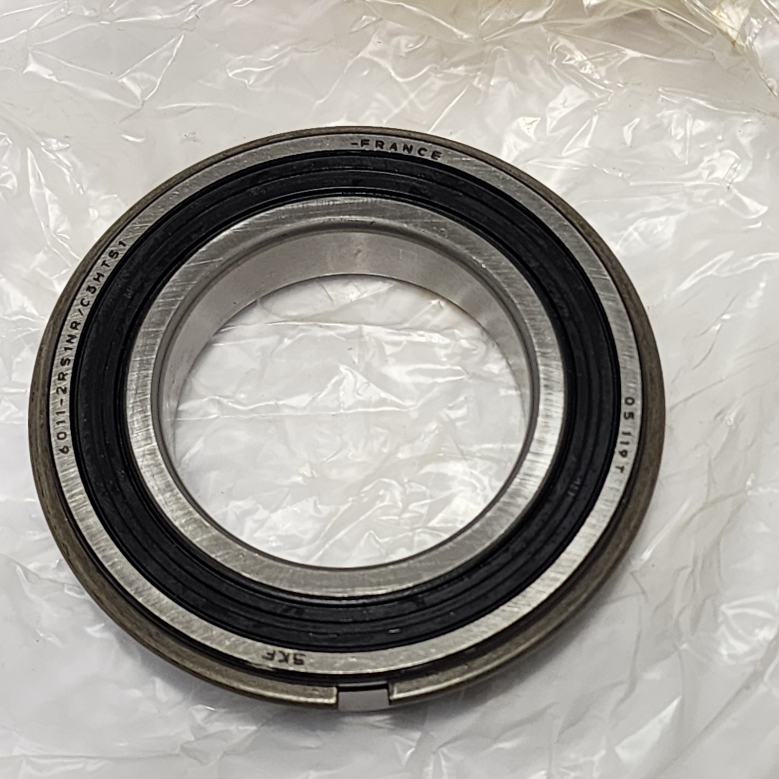 SKF 6011 2RSNRJEM / 6011 2RS NR C3 Ball Bearing
