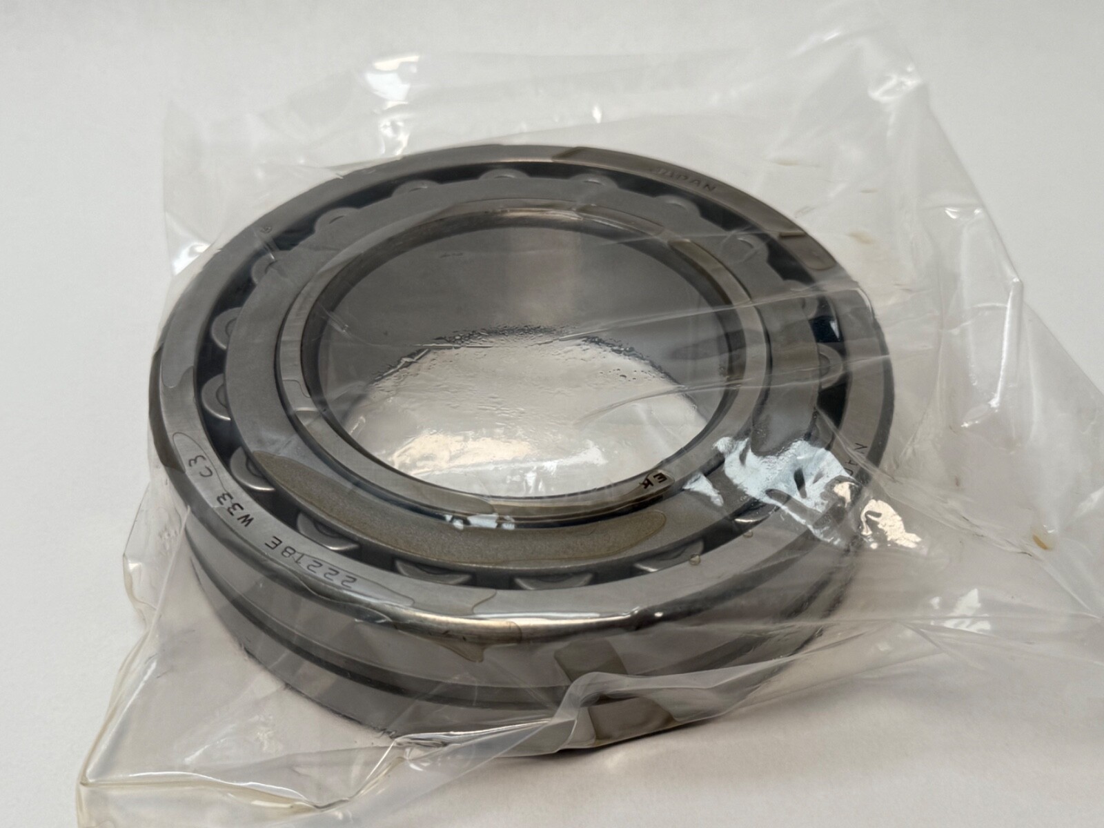 Nachi 22218EKW33C3 Spherical Roller Bearing 22218-E-K-W33-C3 90x160x40 mm