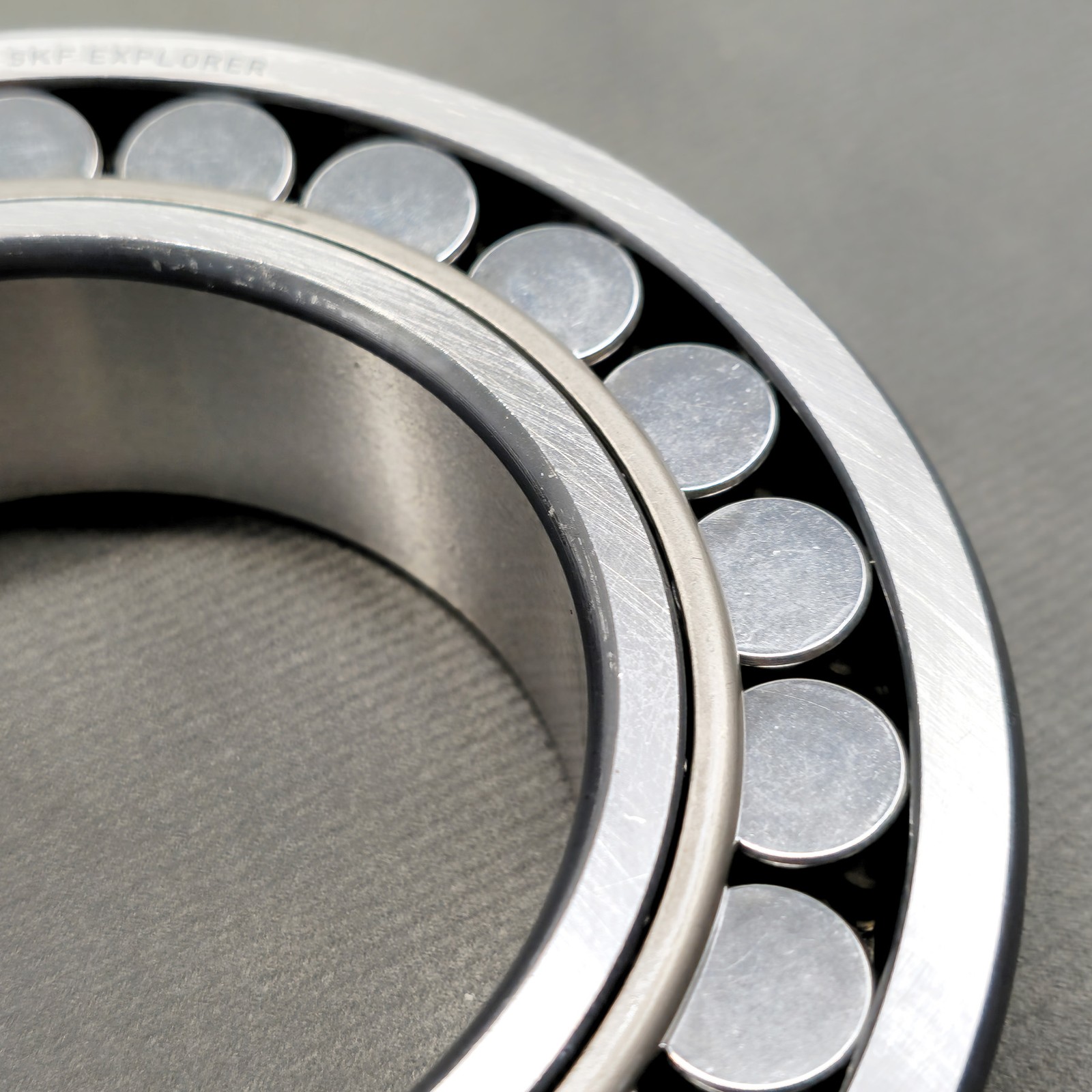 1PCS Spherical Roller Bearing For SKF 22215 EK C3 22215 EK/C3 75x130x31mm NEW