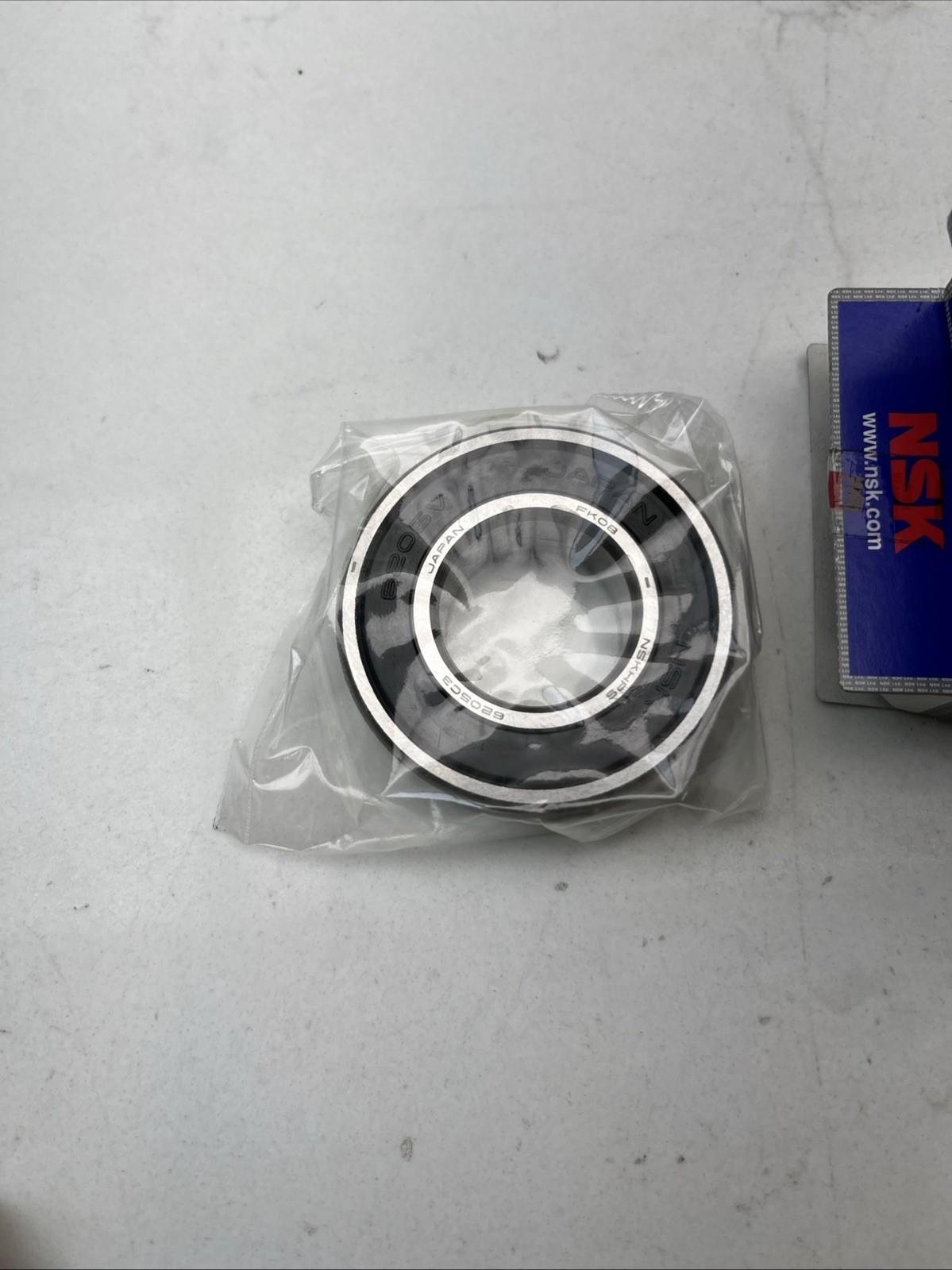 6205VVC3E NSK Bearing (Lot of 4)