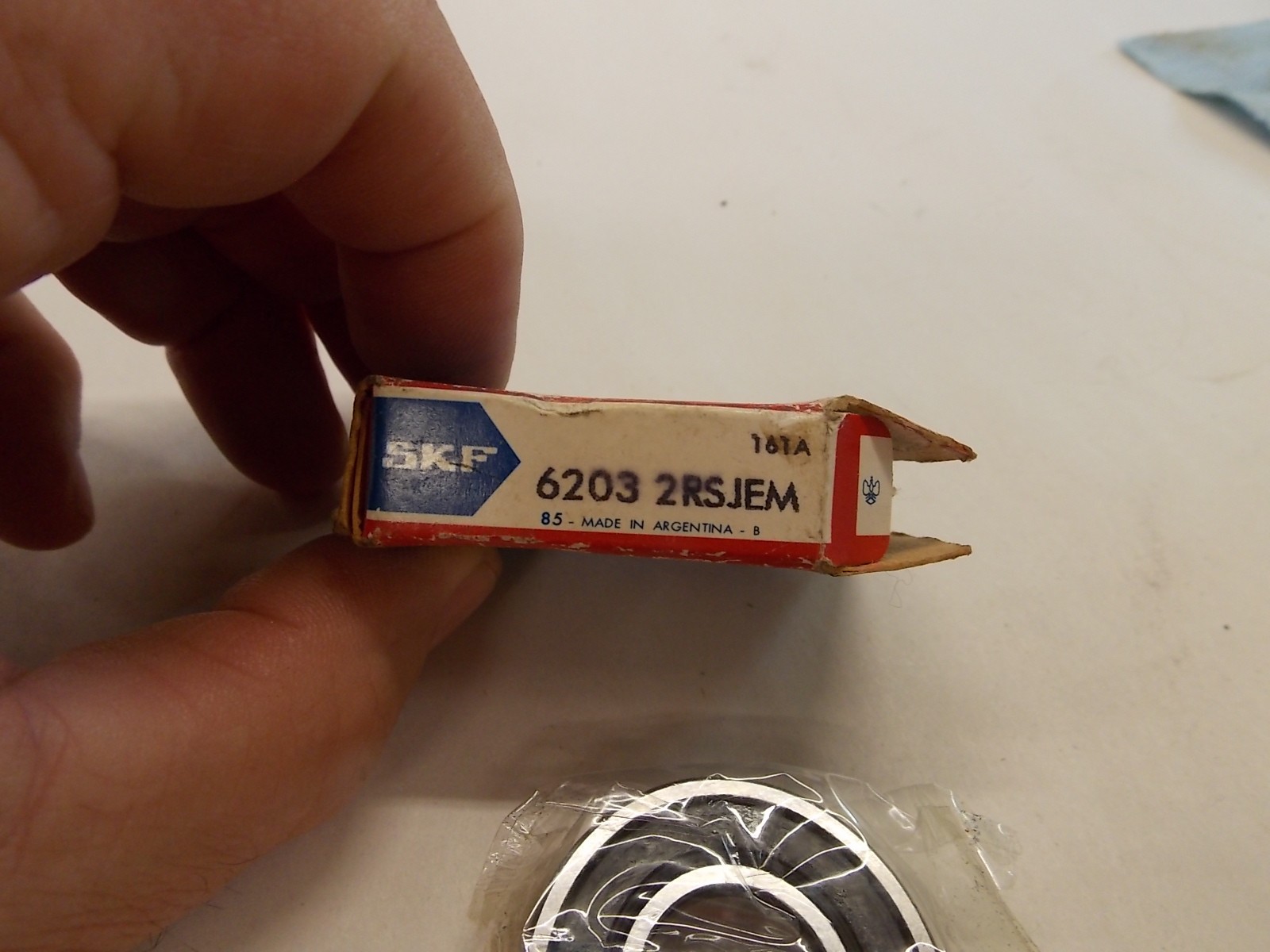 New SKF 5204A/C3 Single Row Deep Groove Ball Bearing 17x40x12mm D6