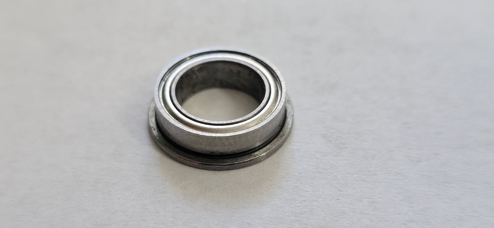 Lot of 30)MF128 Flanged Sealed Steel Ball Bearing 8x12x3.5 (8mm x 12mm x 3.5mm))