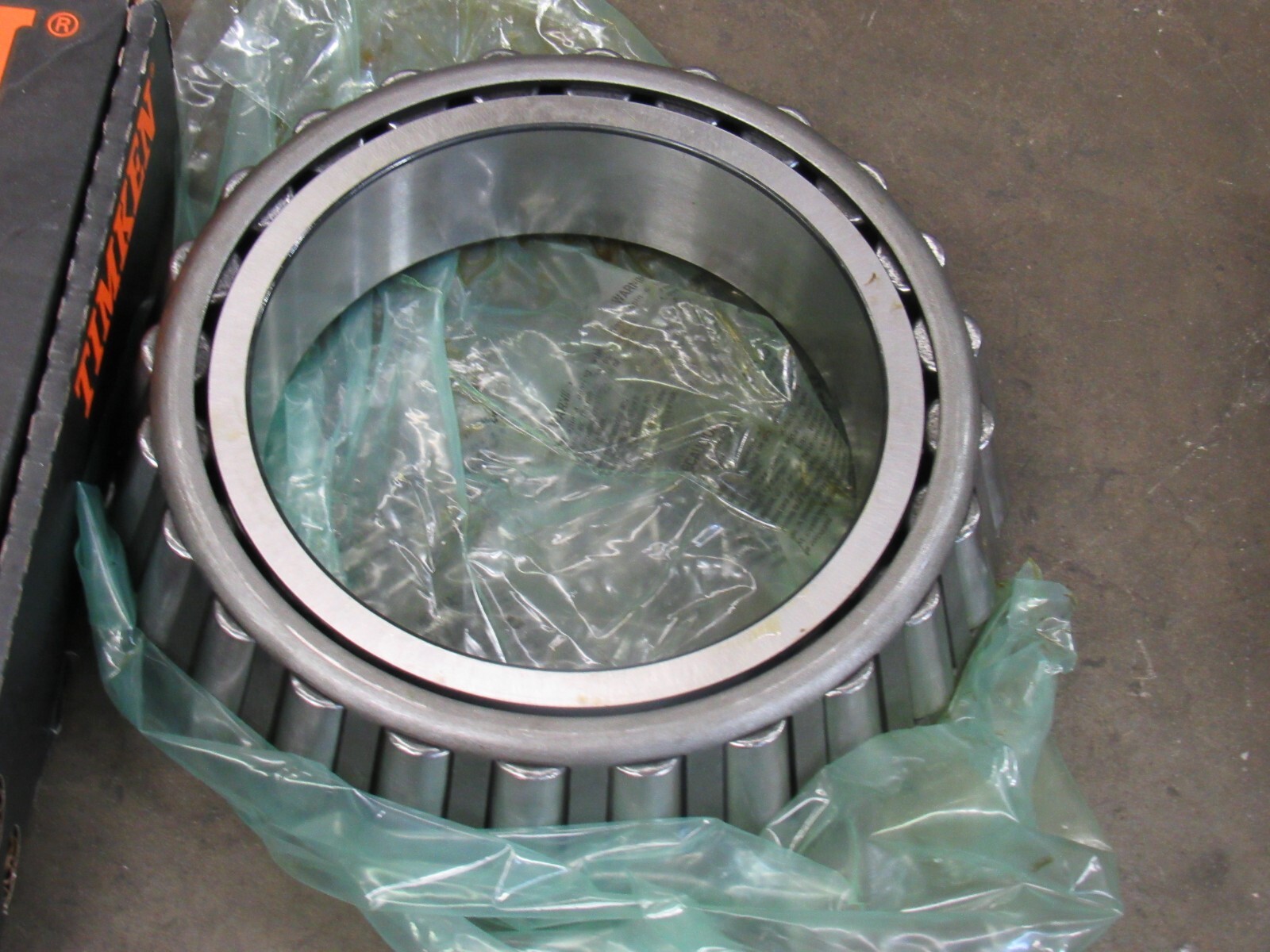 NEW TIMKEN TAPERED ROLLER BEARING CONE 94700-20024 7″ID 2.5″WD