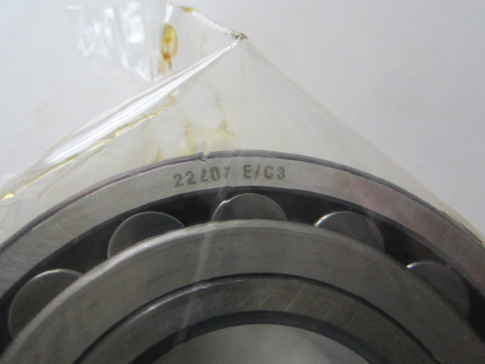 SKF EXPLORER 22207 E/C3 SPHERICAL BEARING