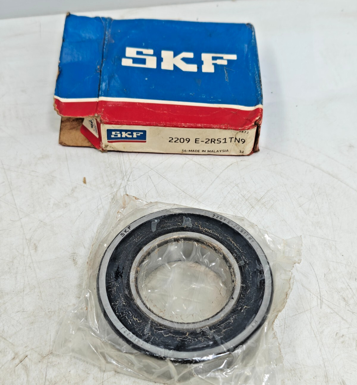 2209 E-2RSTN9 SKF Double Row Self-Aligning Ball Bearing 2209E-2RS1TN9 45x85x23mm