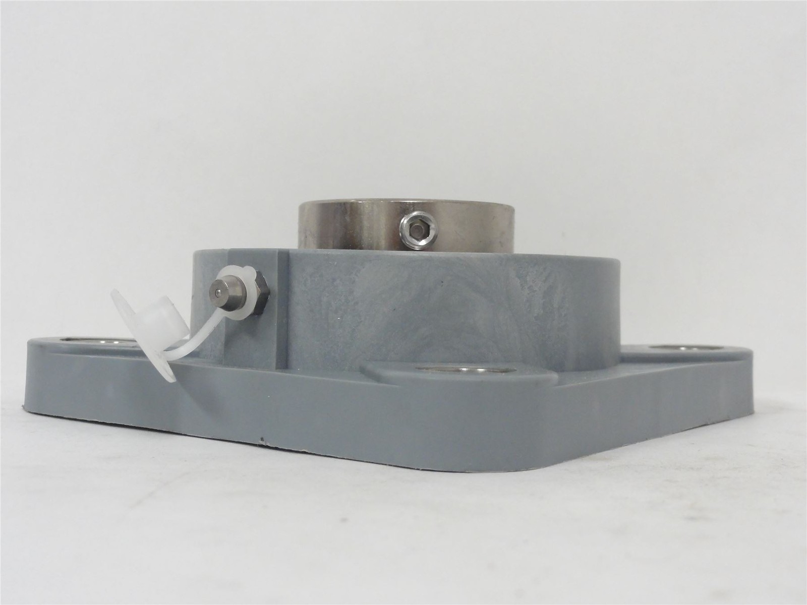 239825 New In Box; SealMaster CRFC-PN23 Bearing Unit; 1-7/16″ ID; 4-Bolt