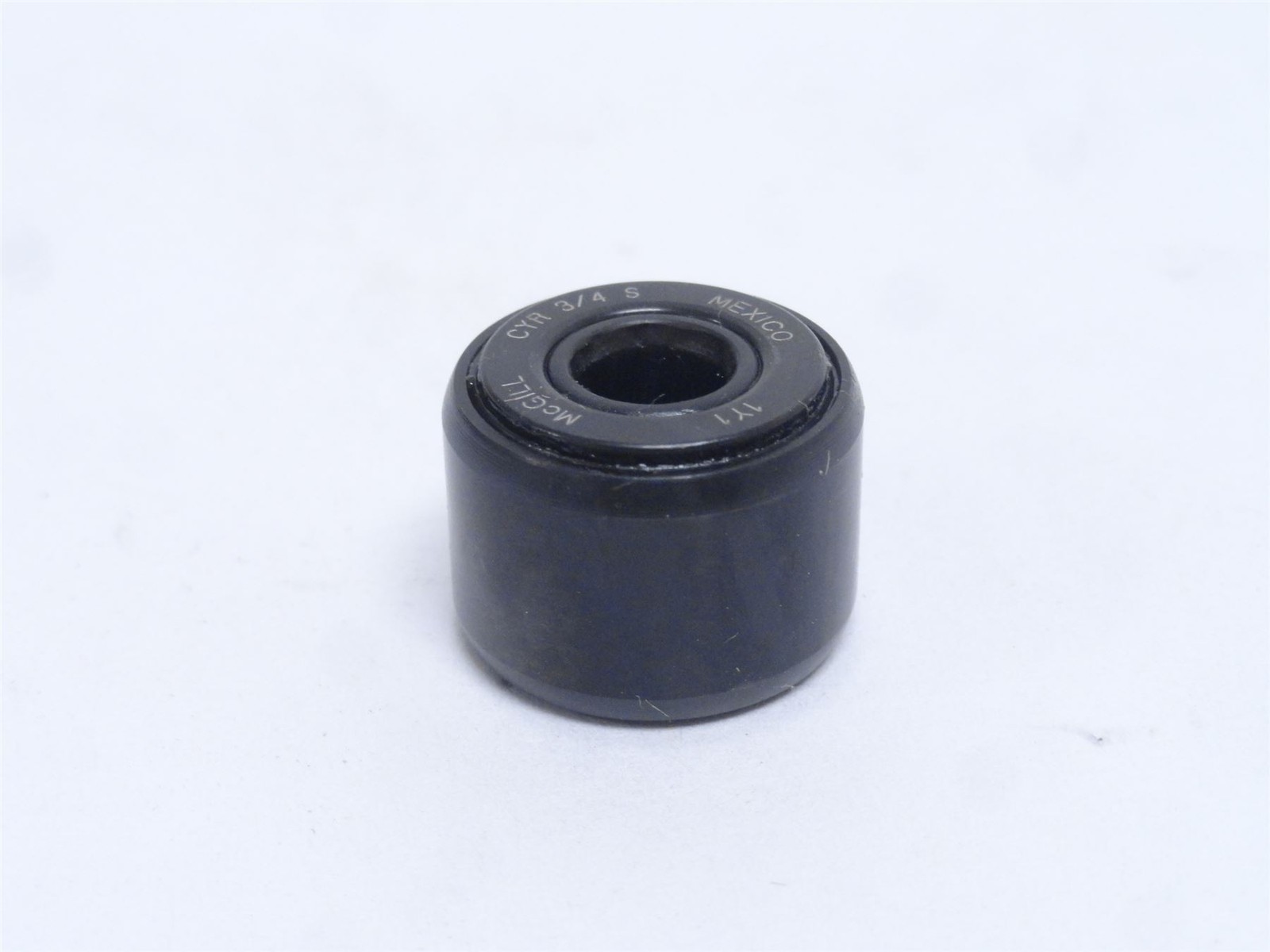 252101 New-No Box; McGill CYR 3/4 S Flat Yoke Roller 1/4″ID x 3/4″OD x 1/2″ W