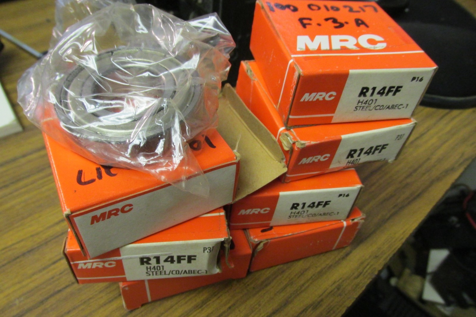 NEW Lot of (7) MRC Roller Ball Bearings R14FF H401 STEEL,. NO-08