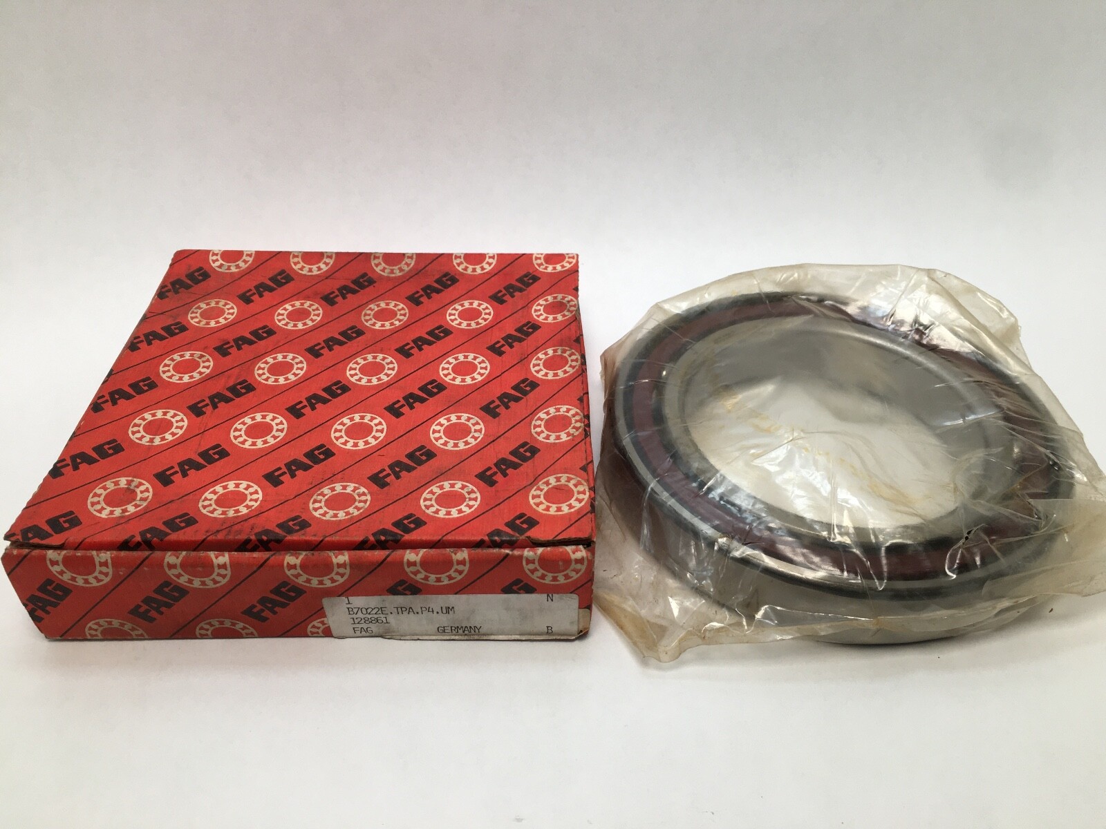 FAG B7022E.TPA.P4.UM Bearing 110x170x28 mm B7022E B-7022-E-TPA-P4-UM Germany