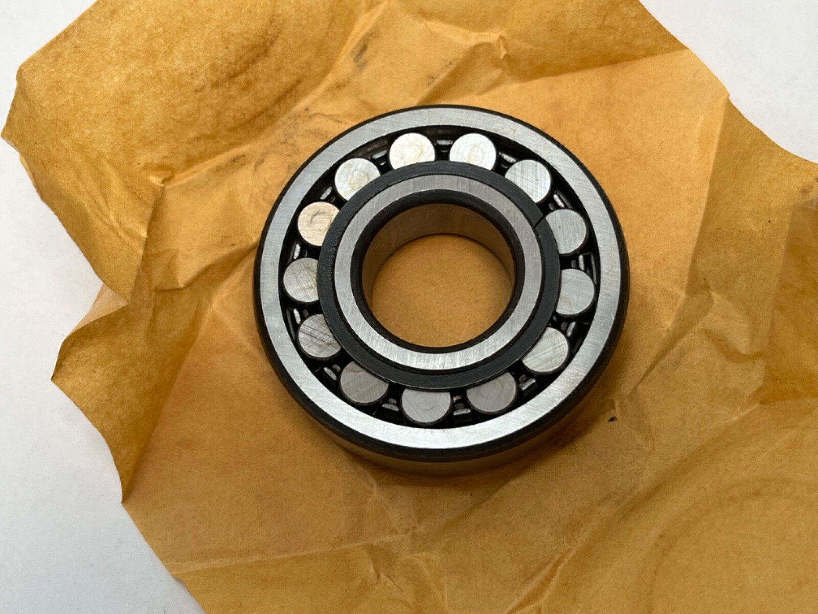 SNR 21305V Spherical Bearing 25x62x17 mm 21305-V 21305-CJ