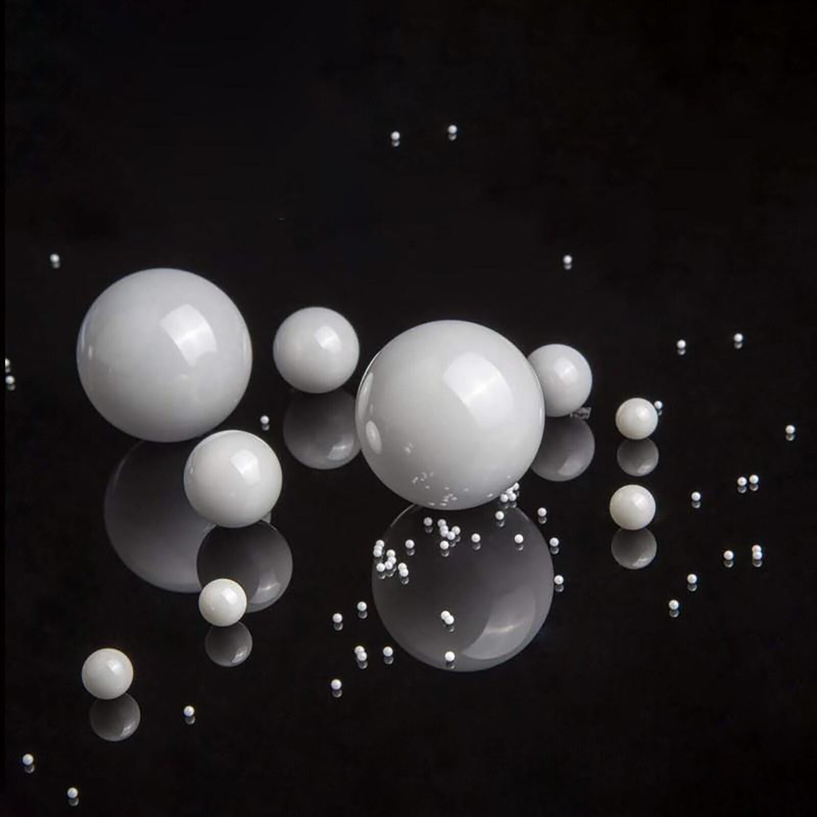 Grade 10 ZrO2 Zirconia Oxide Ball G10 Ceramic Bearing Balls Polish 10.319mm-20mm